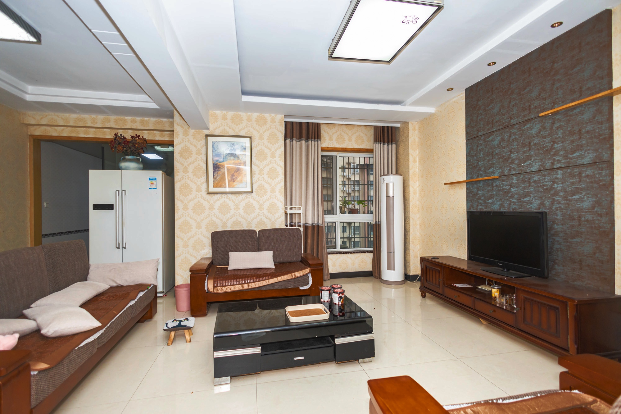 荣鑫家园 2室2厅1卫 58.8万 荣鑫家园 2室2厅1卫 58.8万客厅