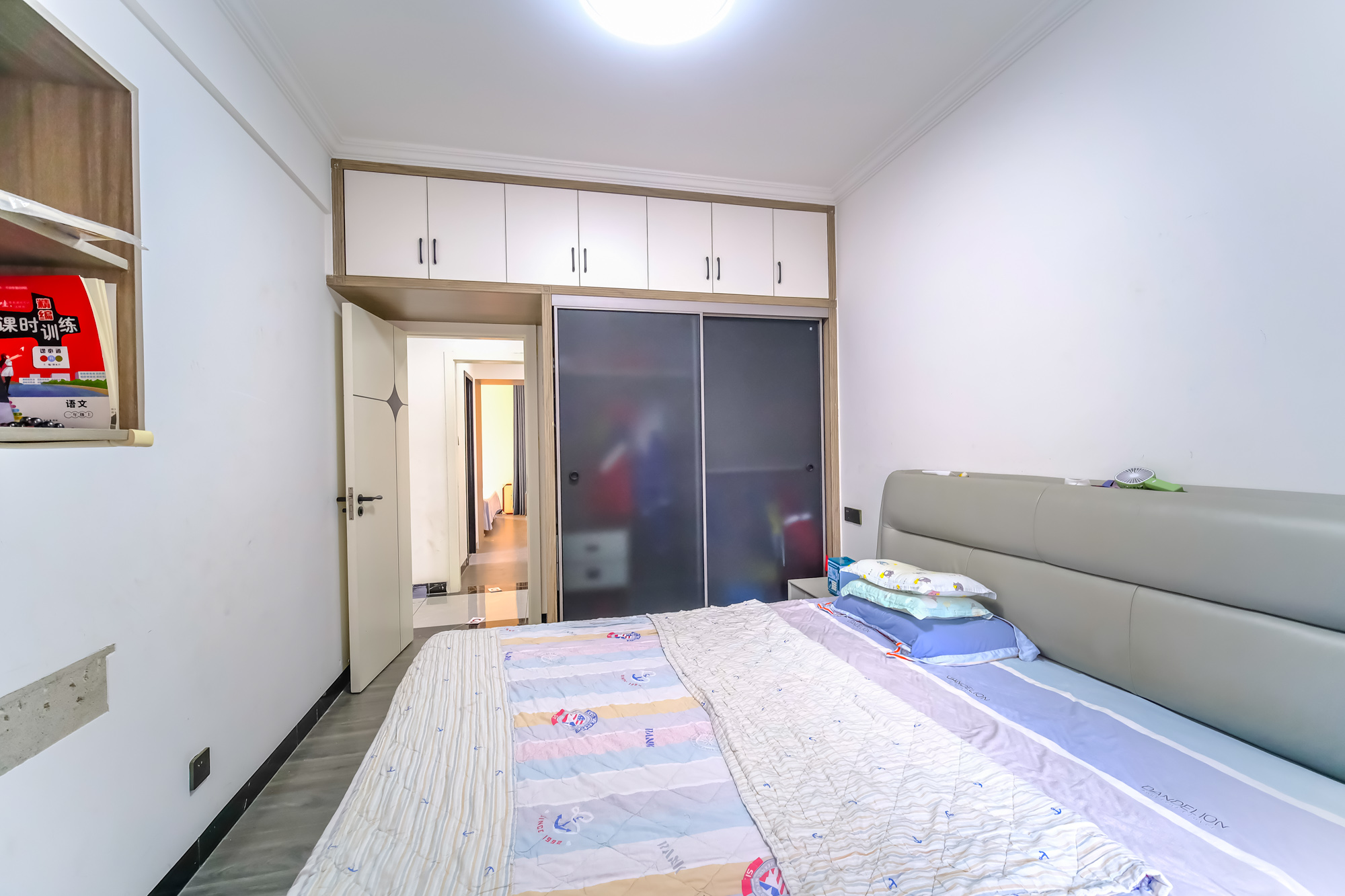 星雅美辰  3室2厅2卫   126.00万卧室