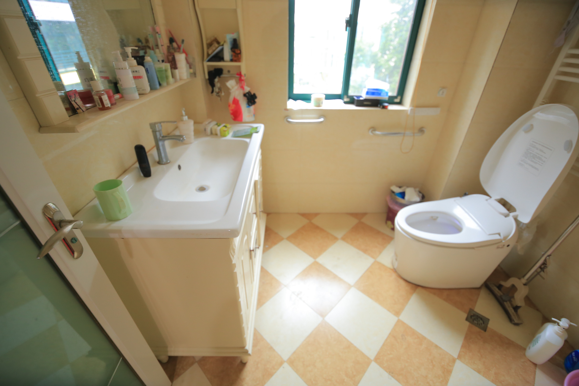 华盛世纪新城  3室2厅2卫    118.0万卫生间