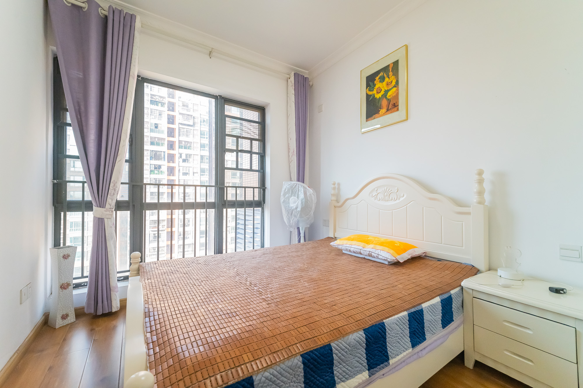 海伦春天 4室2厅2卫 100.0万 海伦春天 4室2厅2卫 100.0万卧室