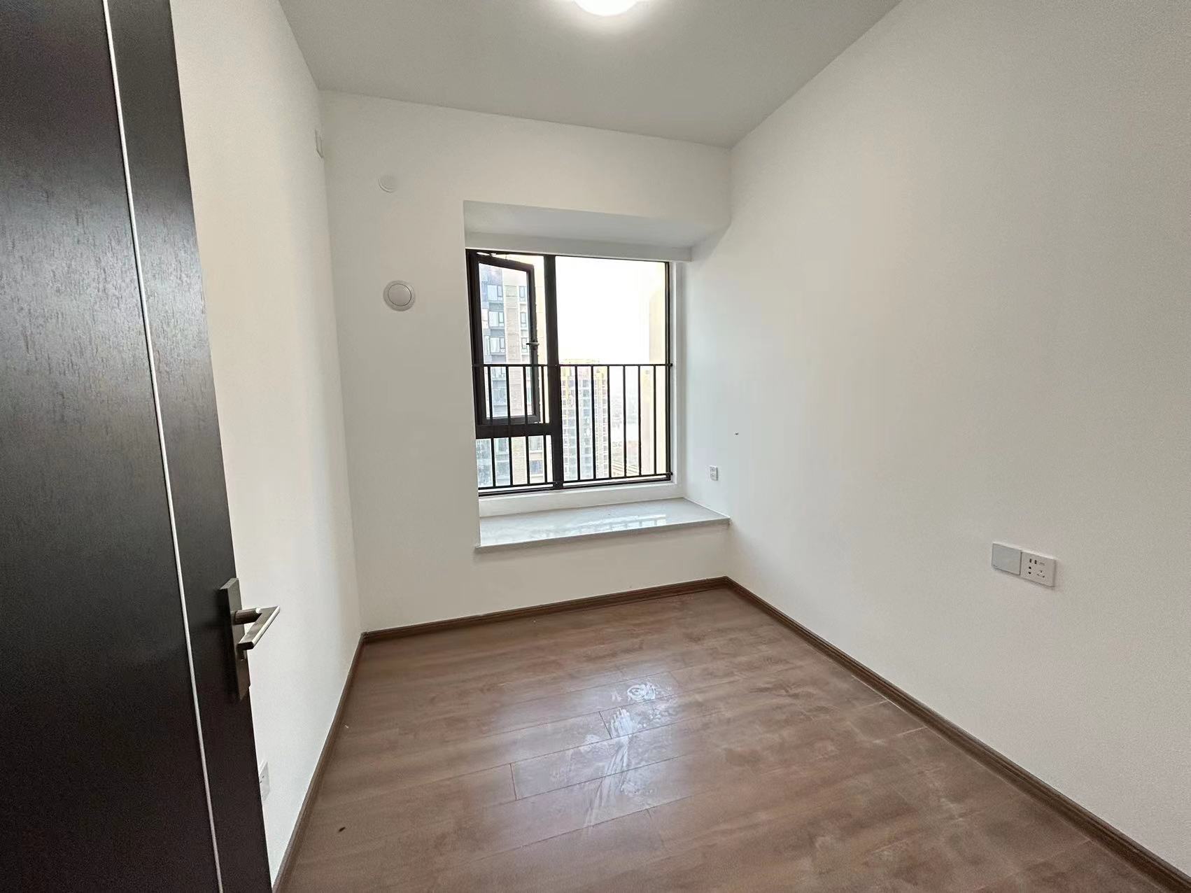 蓝溪谷 4室2厅2卫 81.8万 蓝溪谷 4室2厅2卫 81.8万室内图