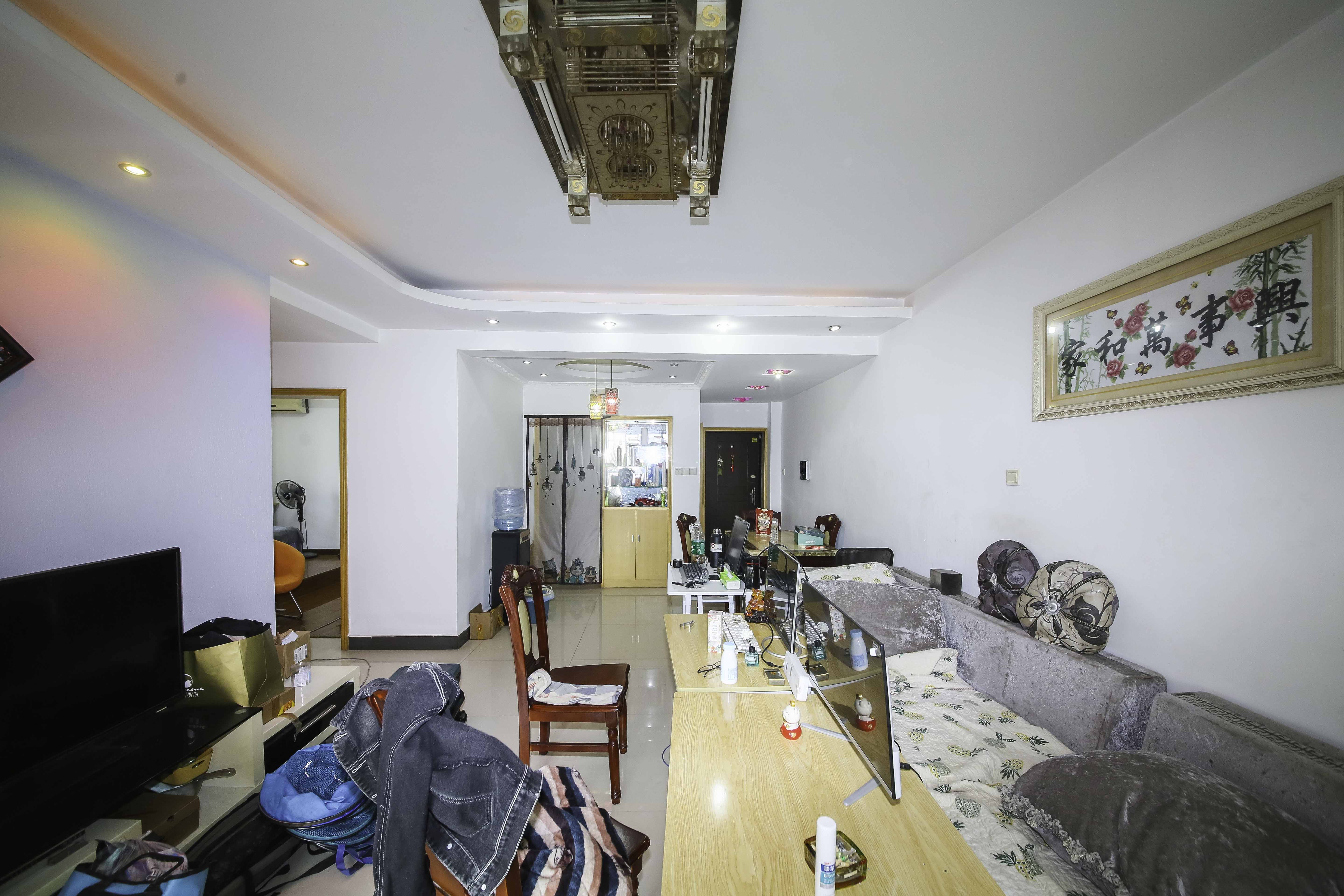 标志浪漫满屋（枫景公寓）  2室1厅1卫   75.00万客厅