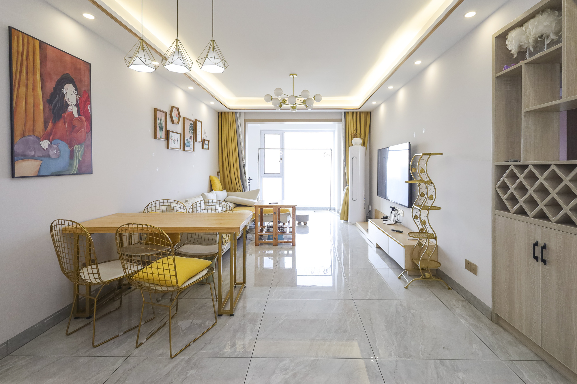 绿地海外滩二期 3室2厅1卫 80.0万 绿地海外滩二期 3室2厅1卫 80.0万客厅