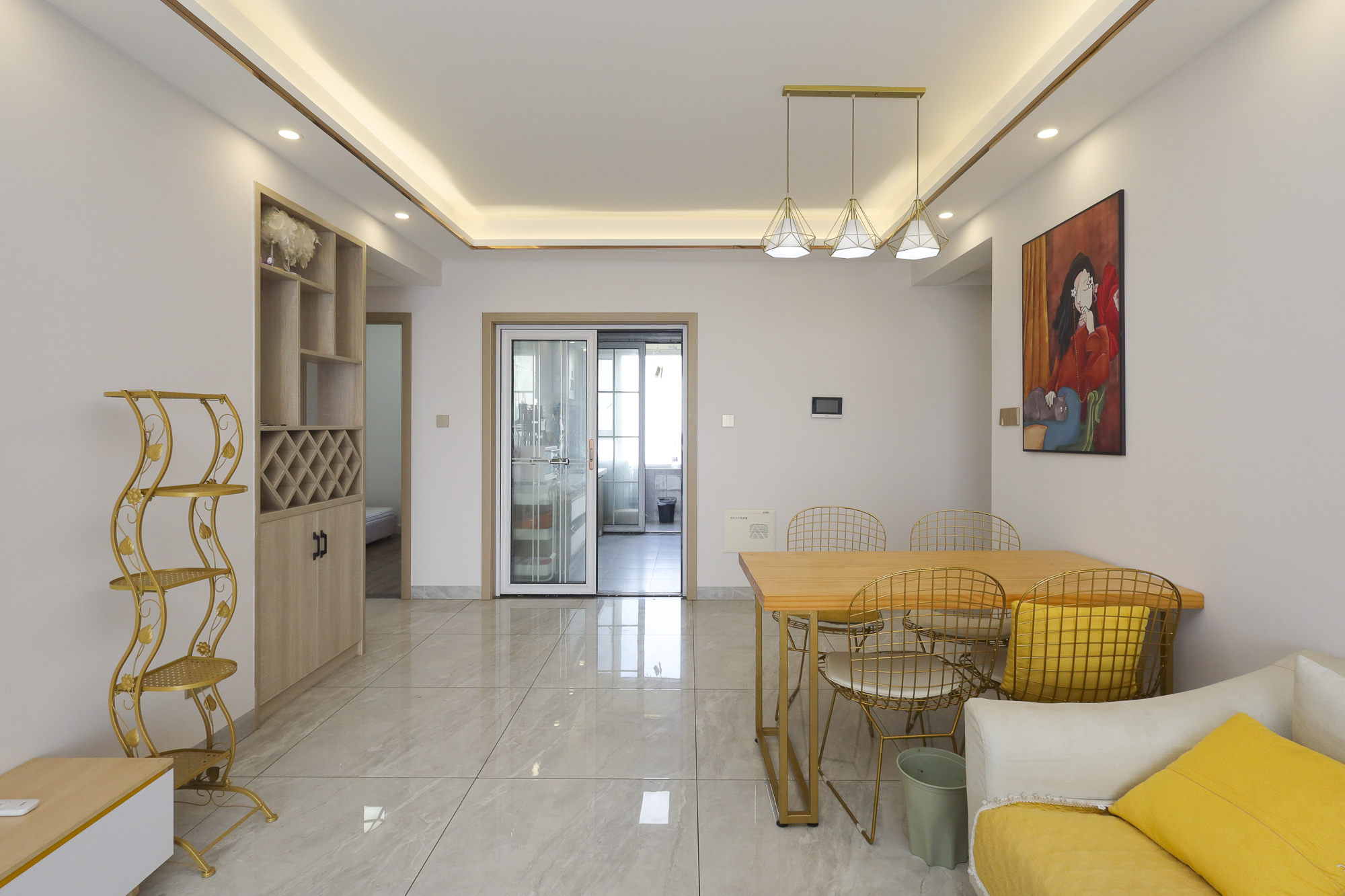 绿地海外滩二期 3室2厅1卫 80.0万 绿地海外滩二期 3室2厅1卫 80.0万客厅