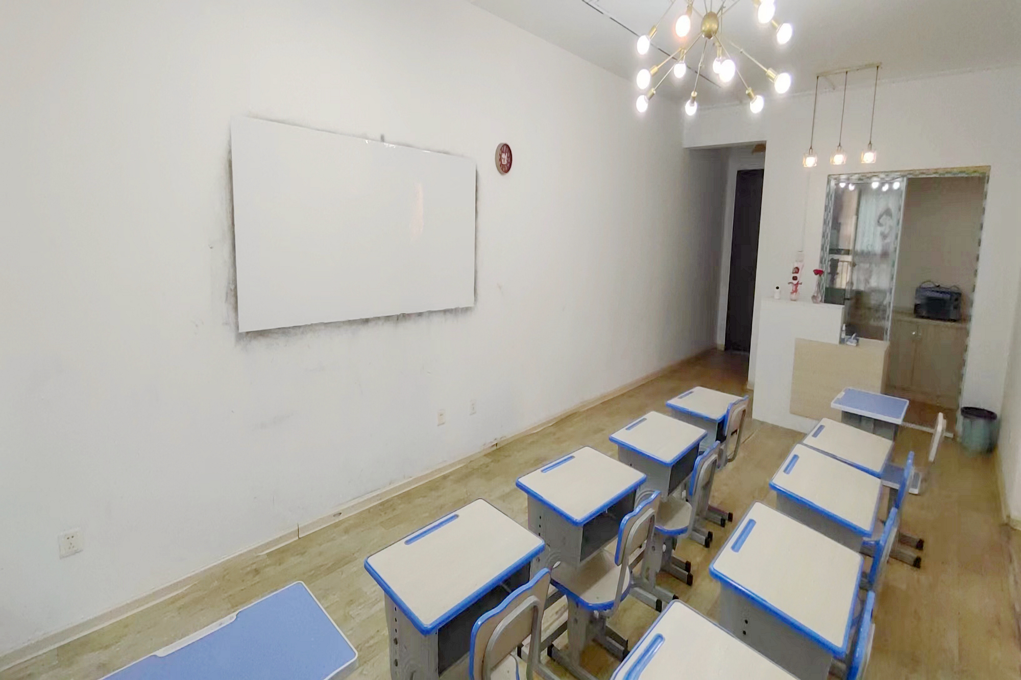 万博汇  3室2厅1卫   212.00万客厅