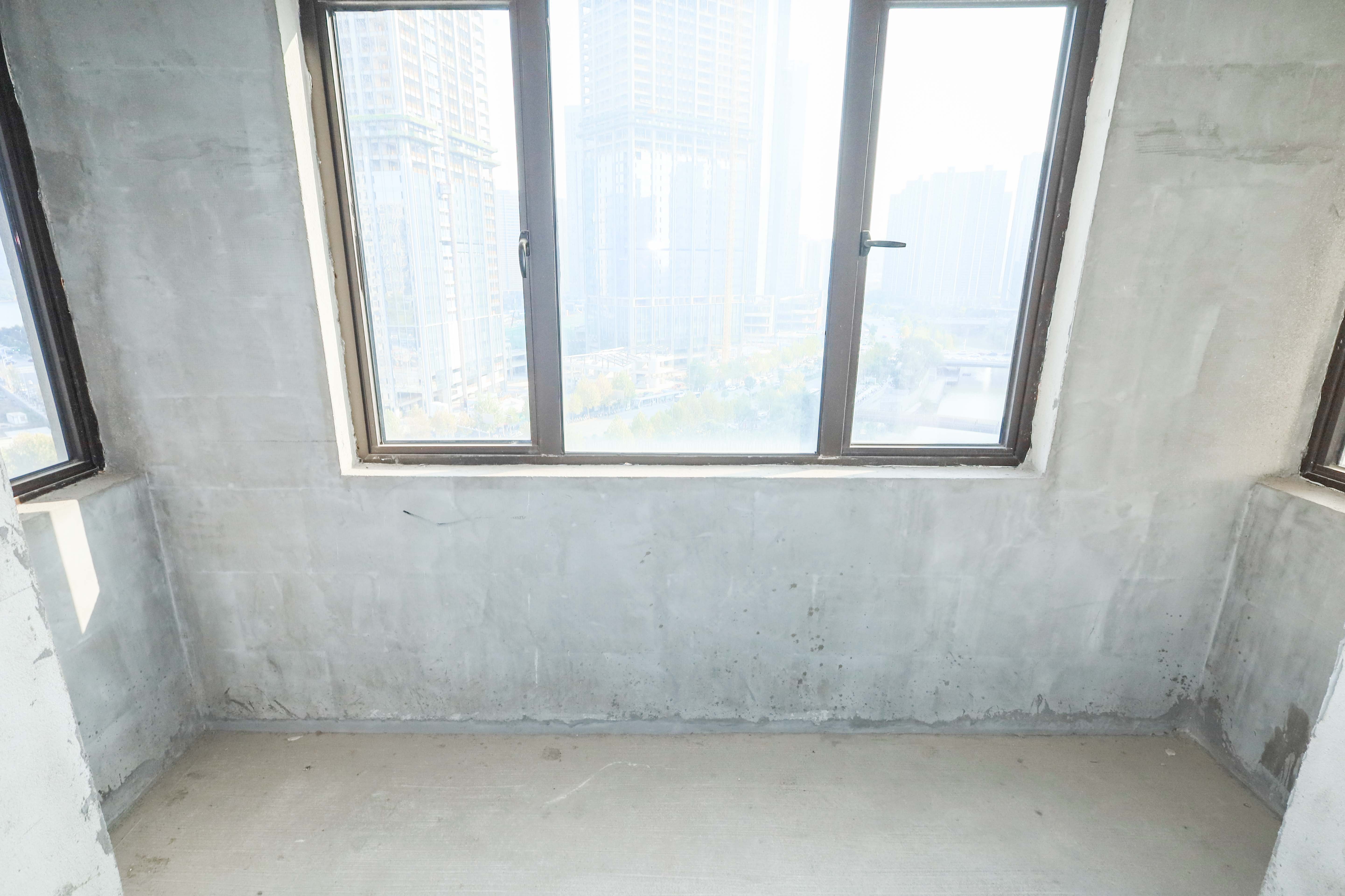 中国铁建梅溪青秀二期  3室2厅2卫   145.00万阳台