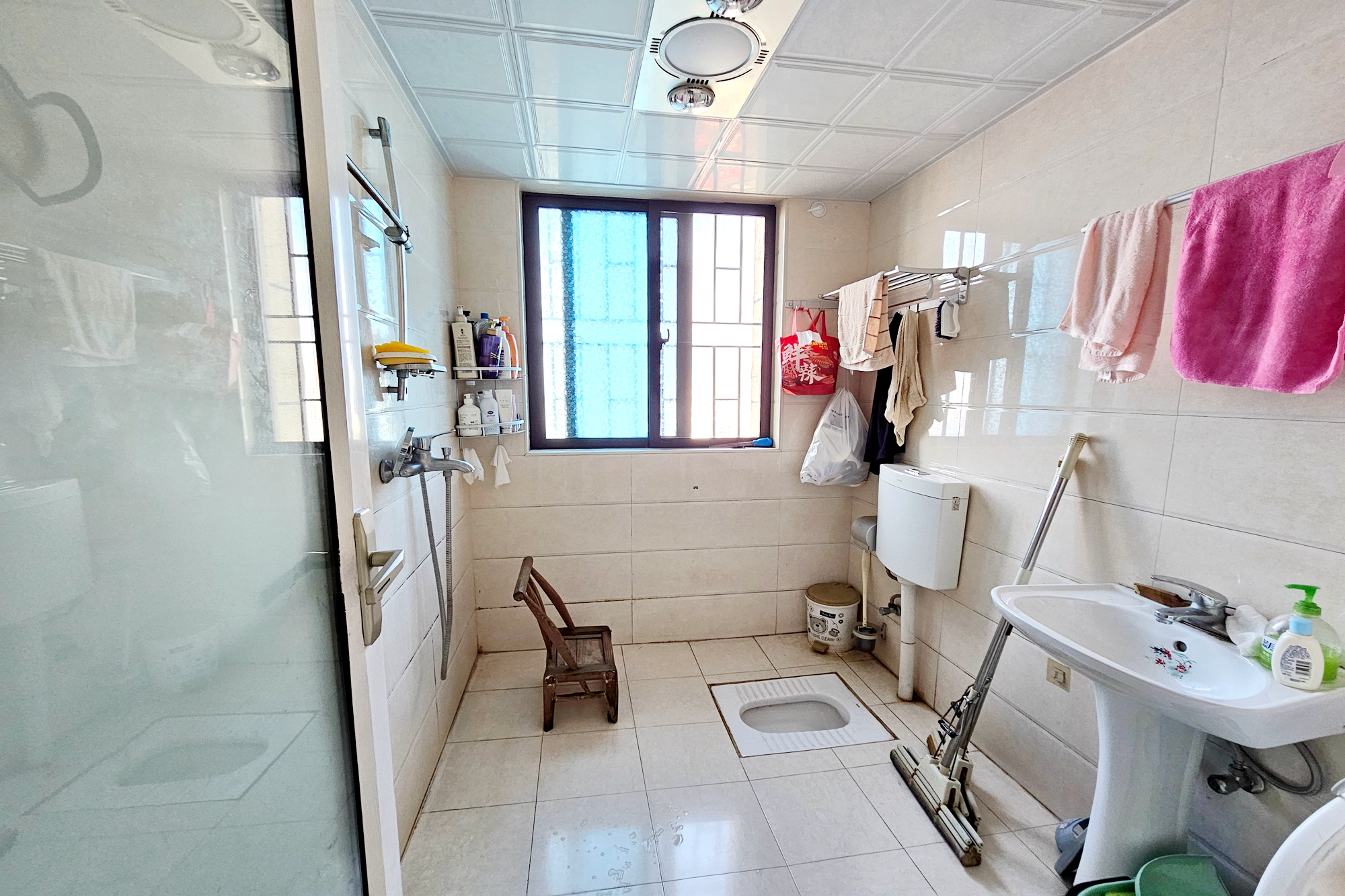 天下一家  3室2厅1卫    94.8万 天下一家  3室2厅1卫    94.8万卫生间