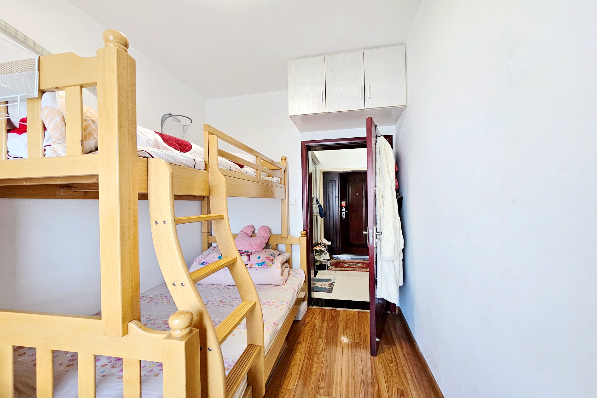 天下一家  3室2厅1卫    94.8万 天下一家  3室2厅1卫    94.8万卧室