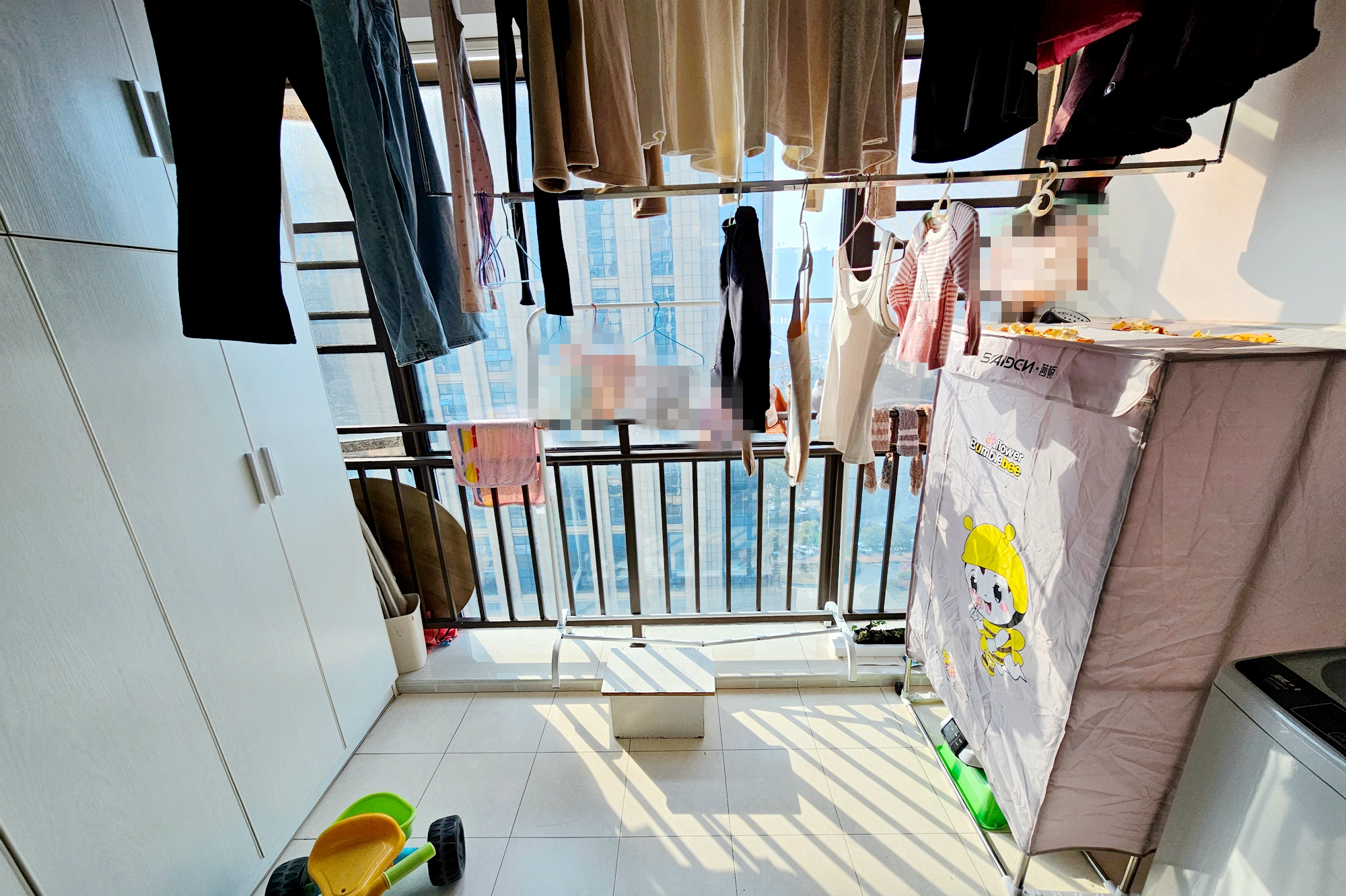 天下一家  3室2厅1卫    94.8万 天下一家  3室2厅1卫    94.8万阳台