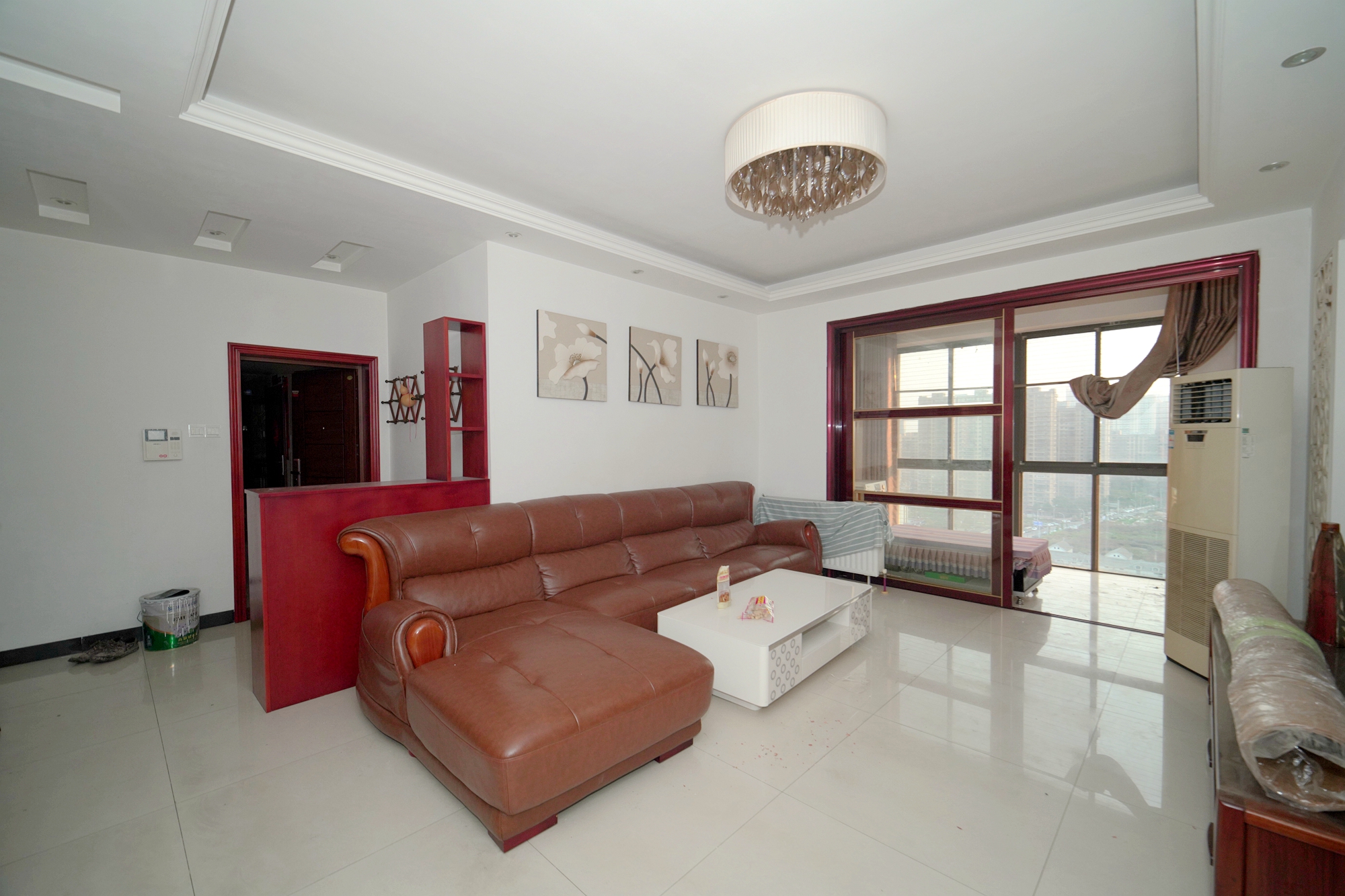 新华都万家城  3室2厅2卫    86.0万客厅