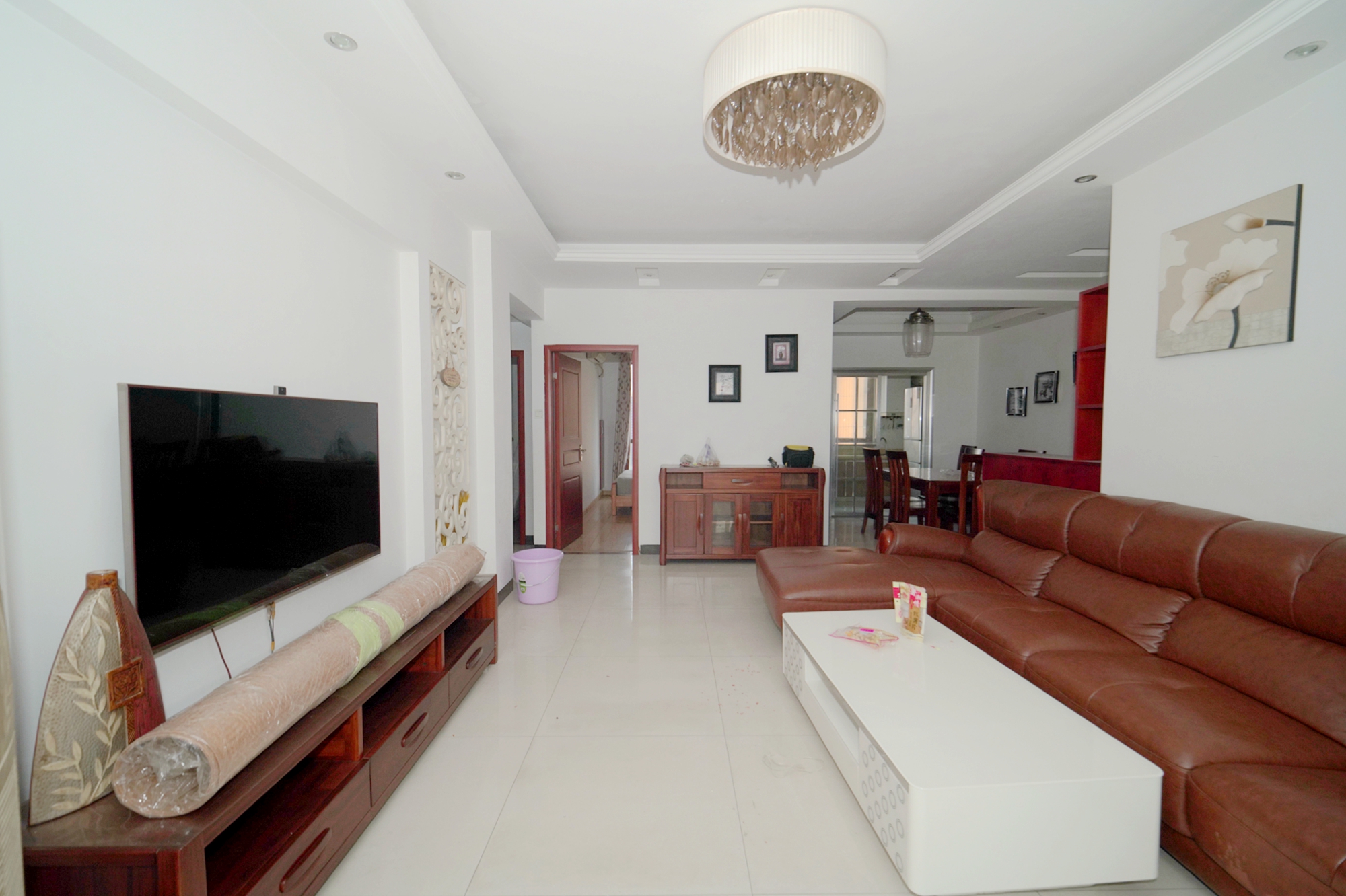 新华都万家城  3室2厅2卫    86.0万客厅