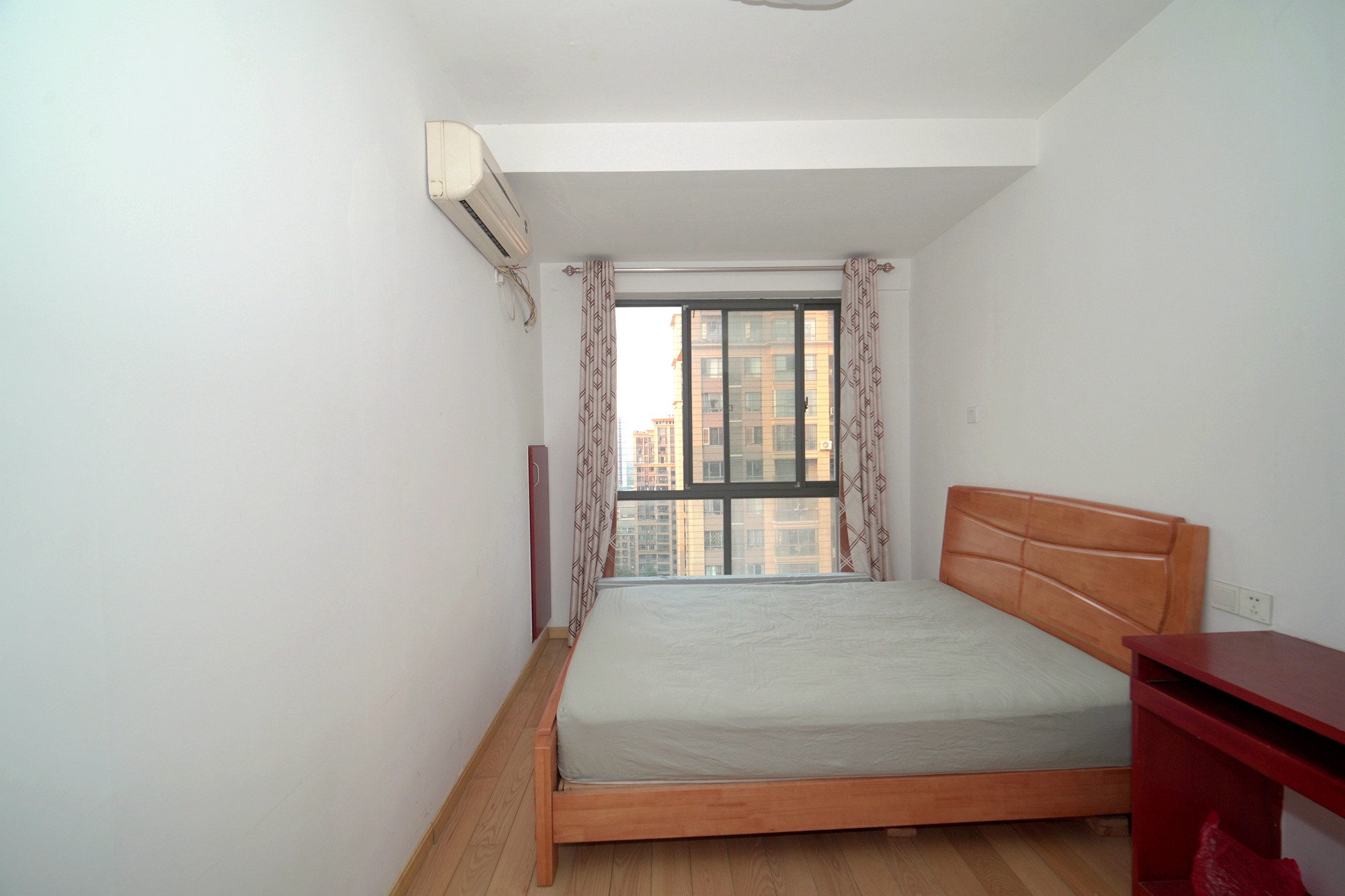 新华都万家城  3室2厅2卫    86.0万卧室