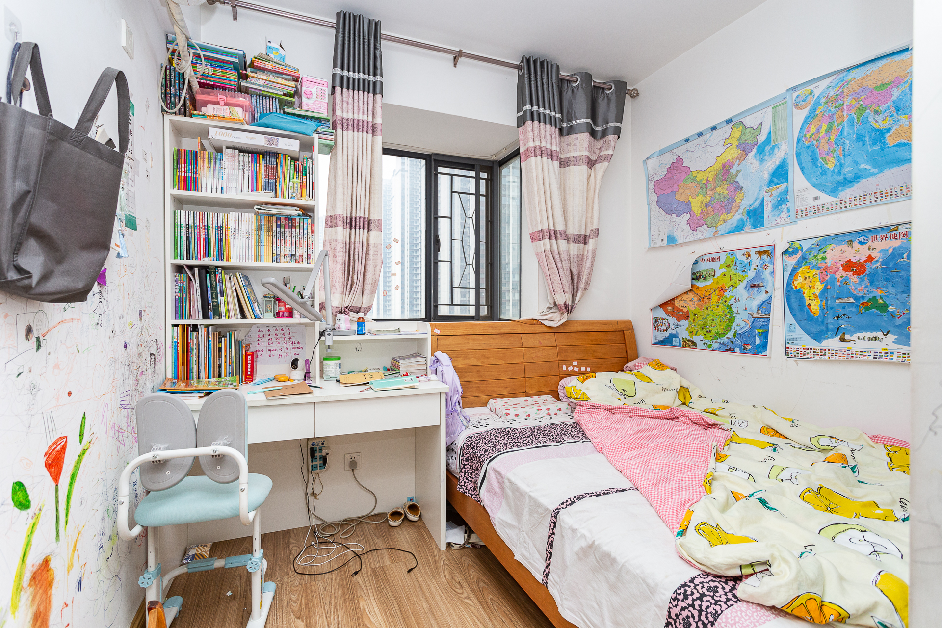 盛腾学林西岸  3室2厅1卫    81.0万 盛腾学林西岸  3室2厅1卫    81.0万卧室