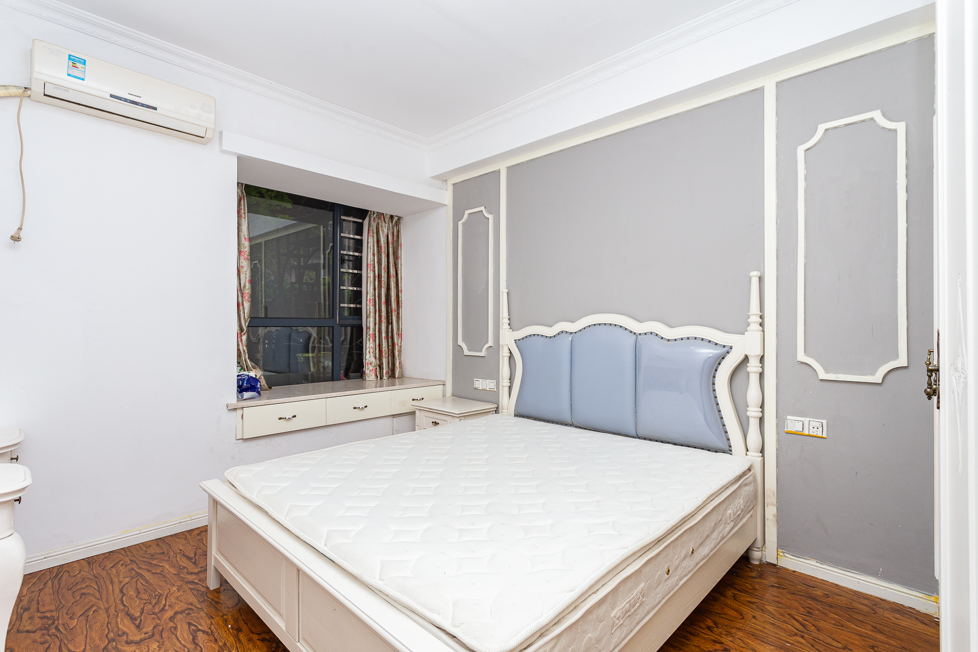 珠江东方明珠(新地东方明珠)一二期  2室2厅1卫    70.0万 珠江东方明珠(新地东方明珠)一二期  2室2厅1卫    70.0万卧室