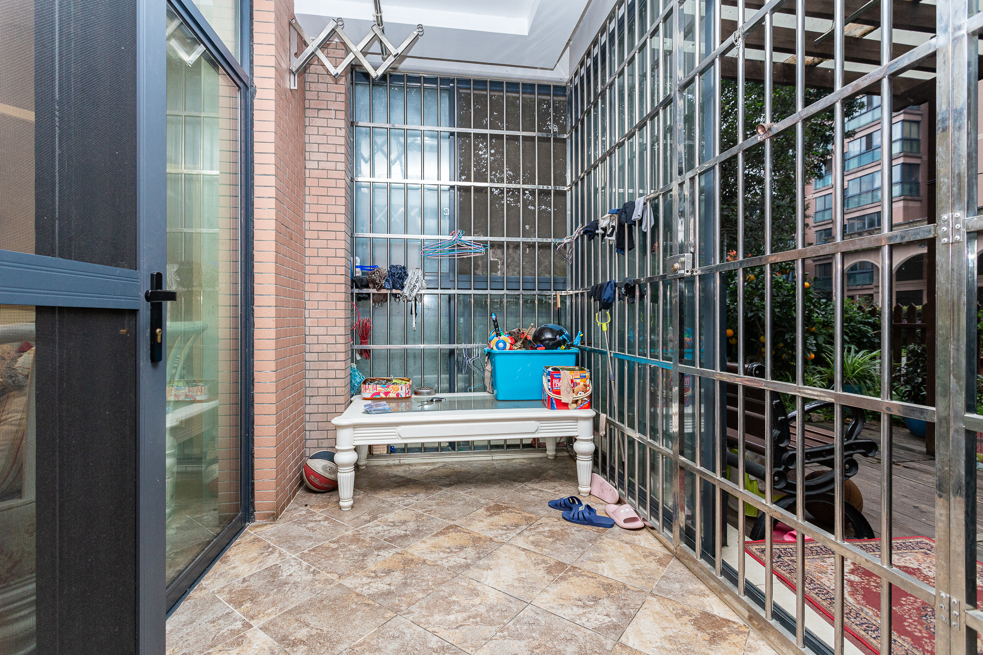 珠江东方明珠(新地东方明珠)一二期  2室2厅1卫    70.0万 珠江东方明珠(新地东方明珠)一二期  2室2厅1卫    70.0万阳台