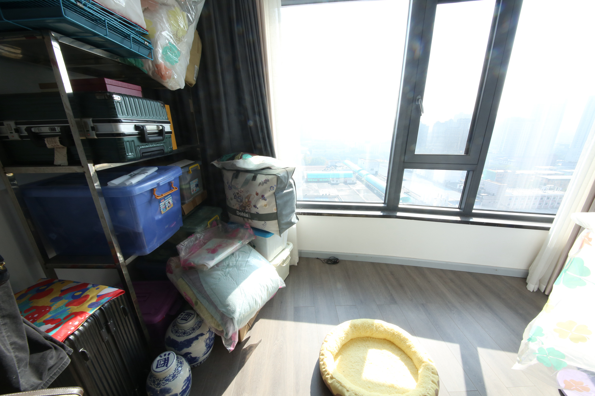 日出东方  3室1厅1卫   55.00万阳台