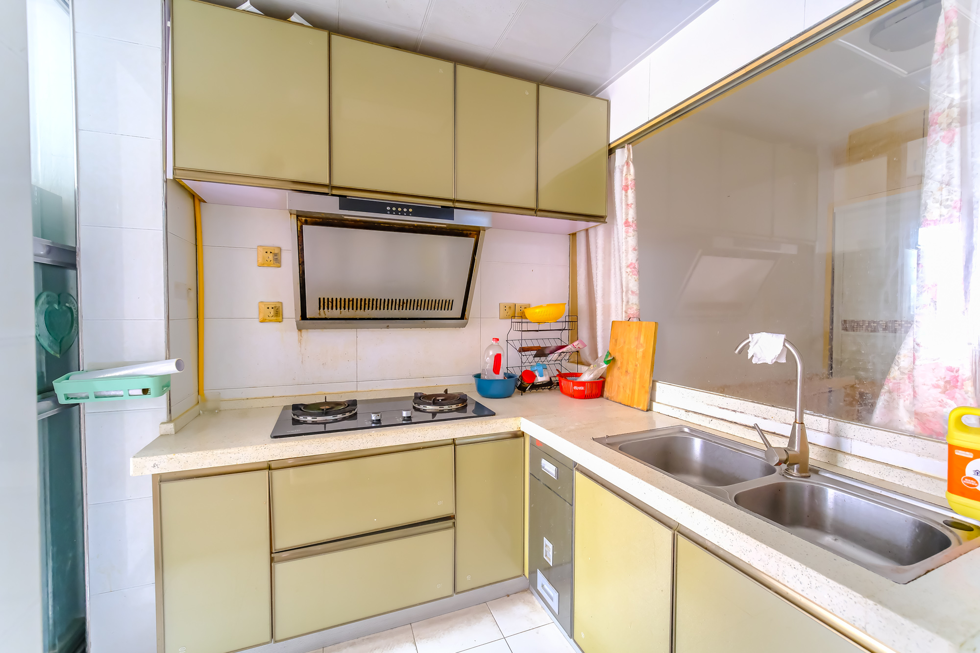 盛地尊域 2室2厅1卫 39.8万 盛地尊域 2室2厅1卫 39.8万厨房