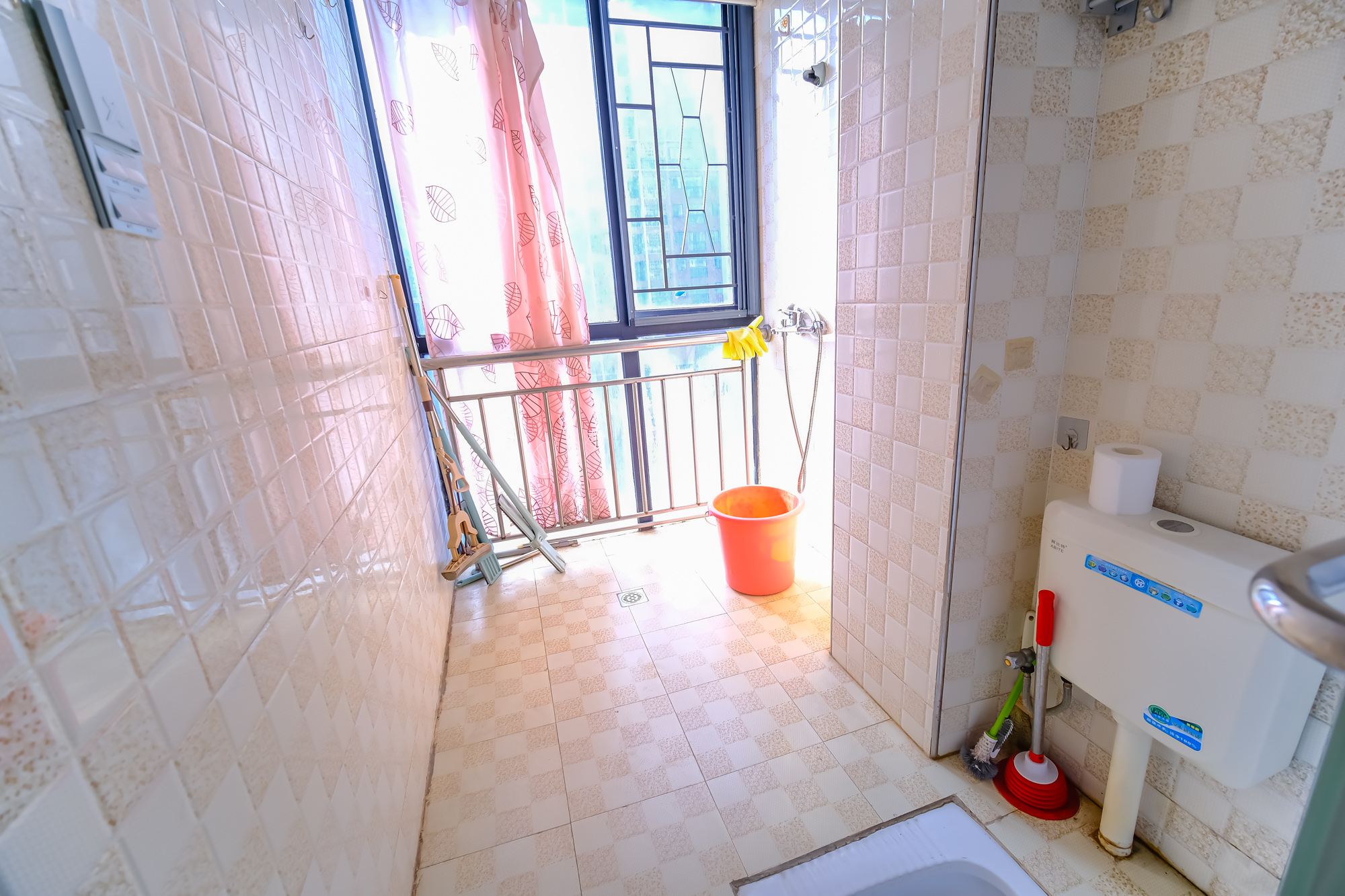 盛地尊域 2室2厅1卫 39.8万 盛地尊域 2室2厅1卫 39.8万卫生间