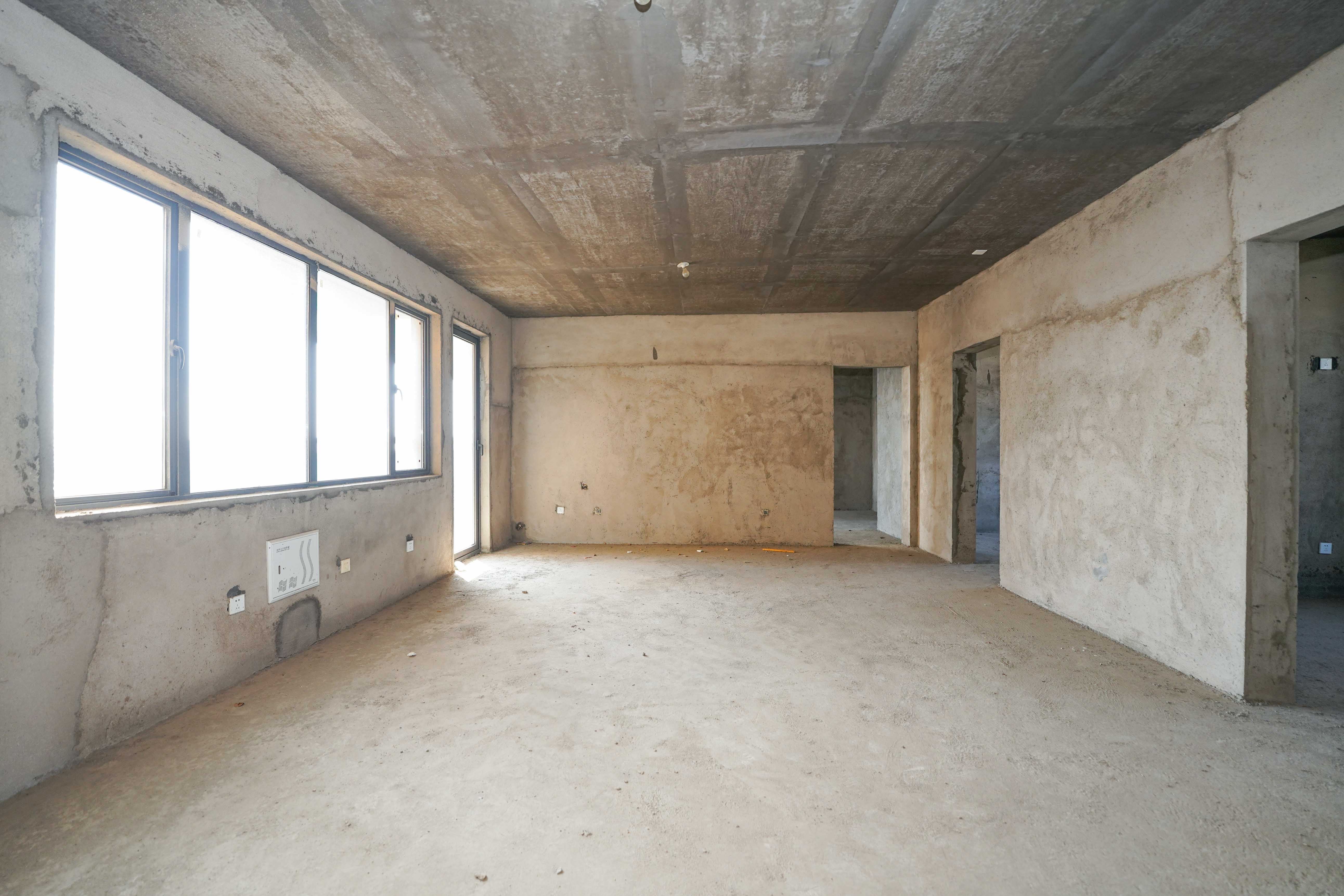 西湖鸿运佳苑 3室2厅2卫 81.0万 西湖鸿运佳苑 3室2厅2卫 81.0万客厅