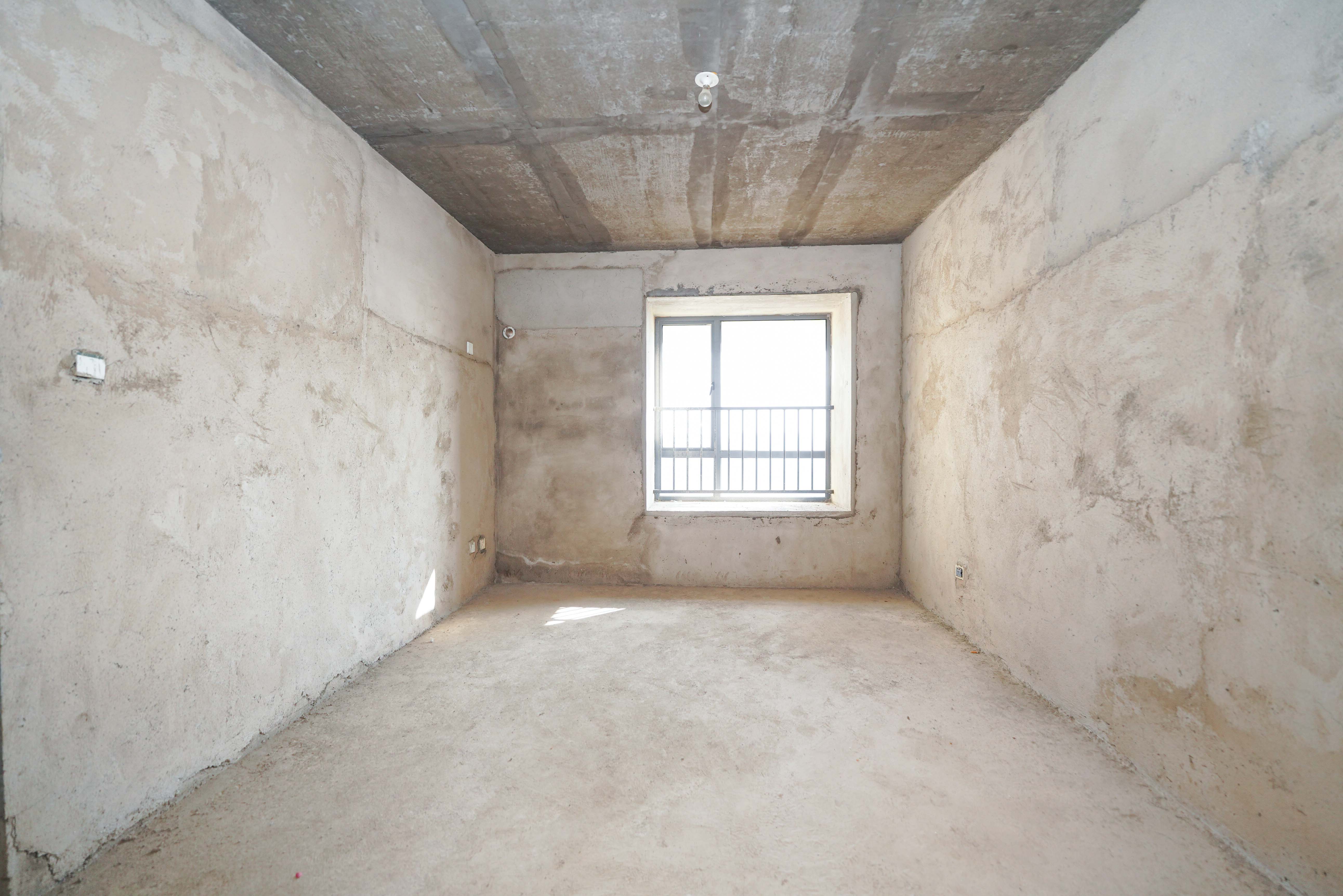 西湖鸿运佳苑 3室2厅2卫 81.0万 西湖鸿运佳苑 3室2厅2卫 81.0万卧室