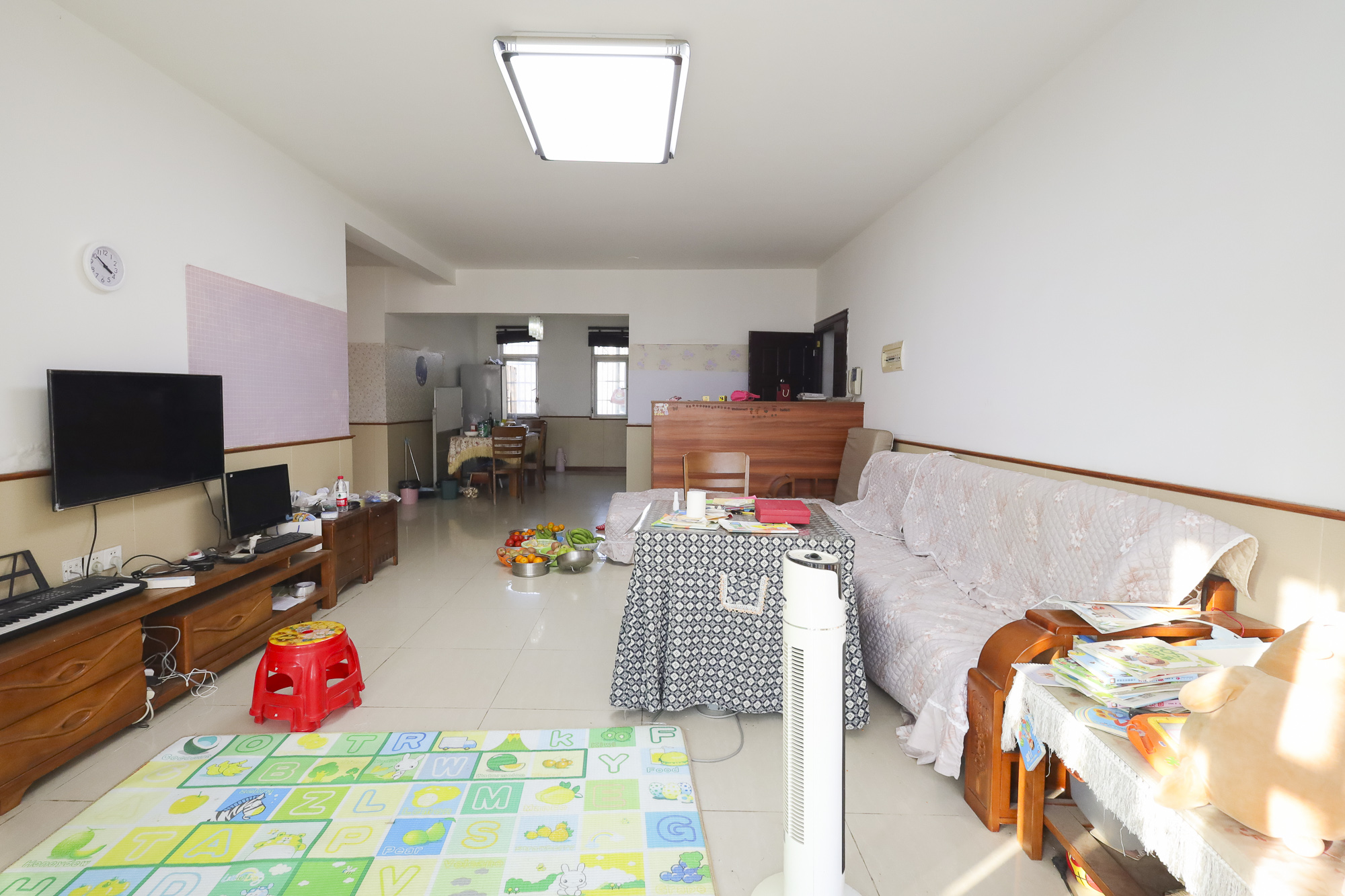 山语城一期  3室2厅1卫   128.00万客厅