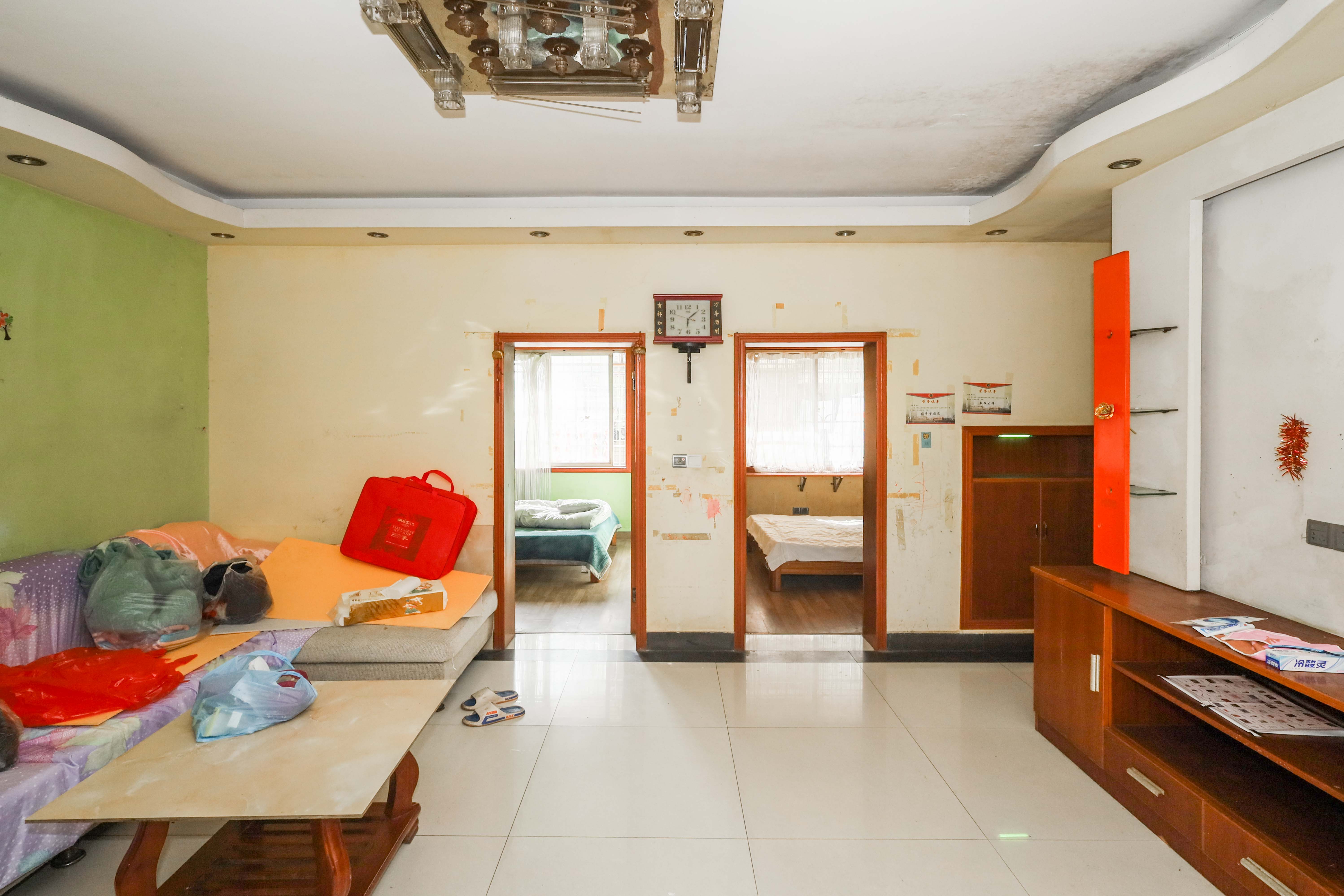 雷锋农副产品批发大市场 2室2厅1卫 51.8万 雷锋农副产品批发大市场 2室2厅1卫 51.8万客厅