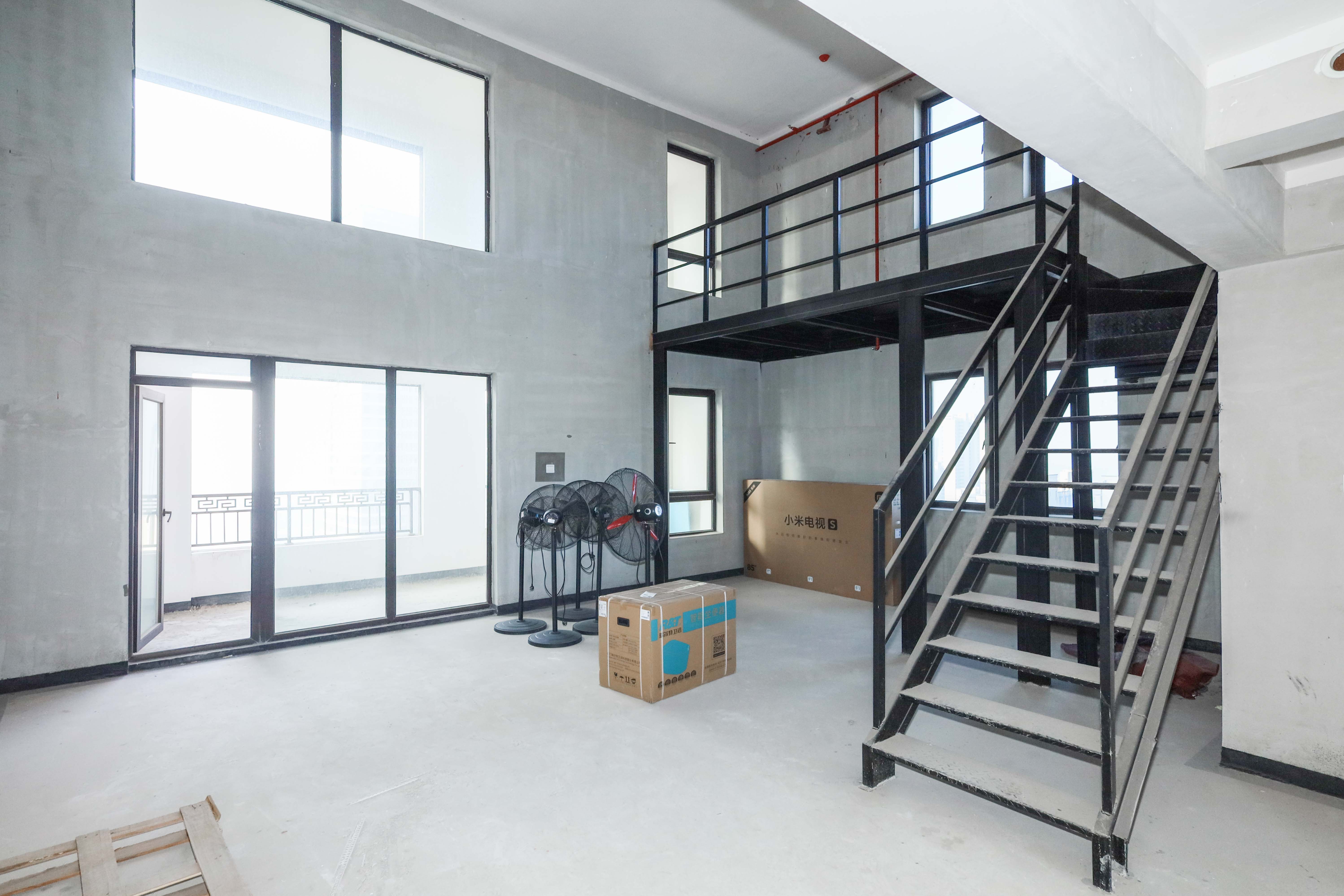 建发央著  4室2厅2卫   267.00万客厅