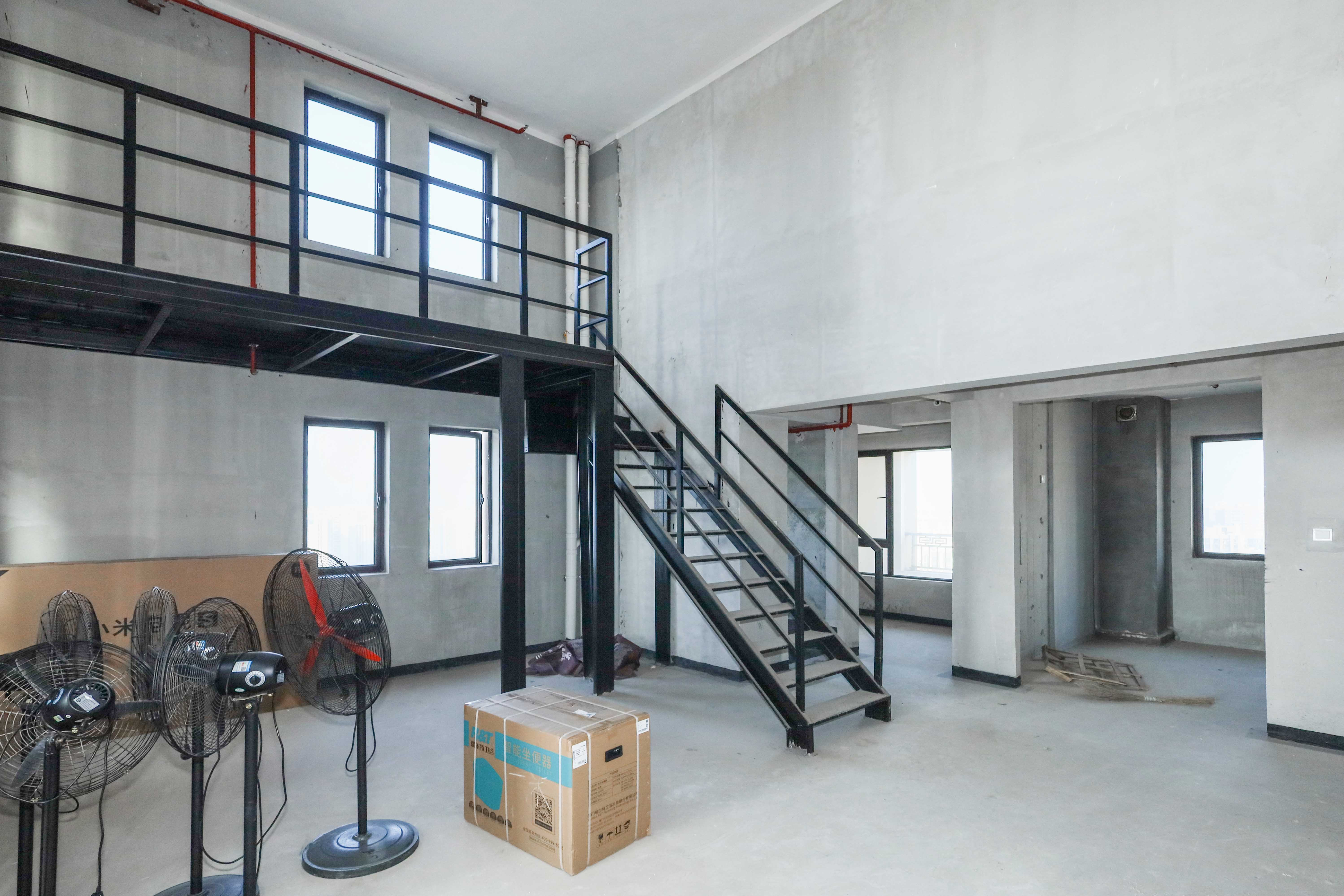 建发央著  4室2厅2卫   267.00万客厅