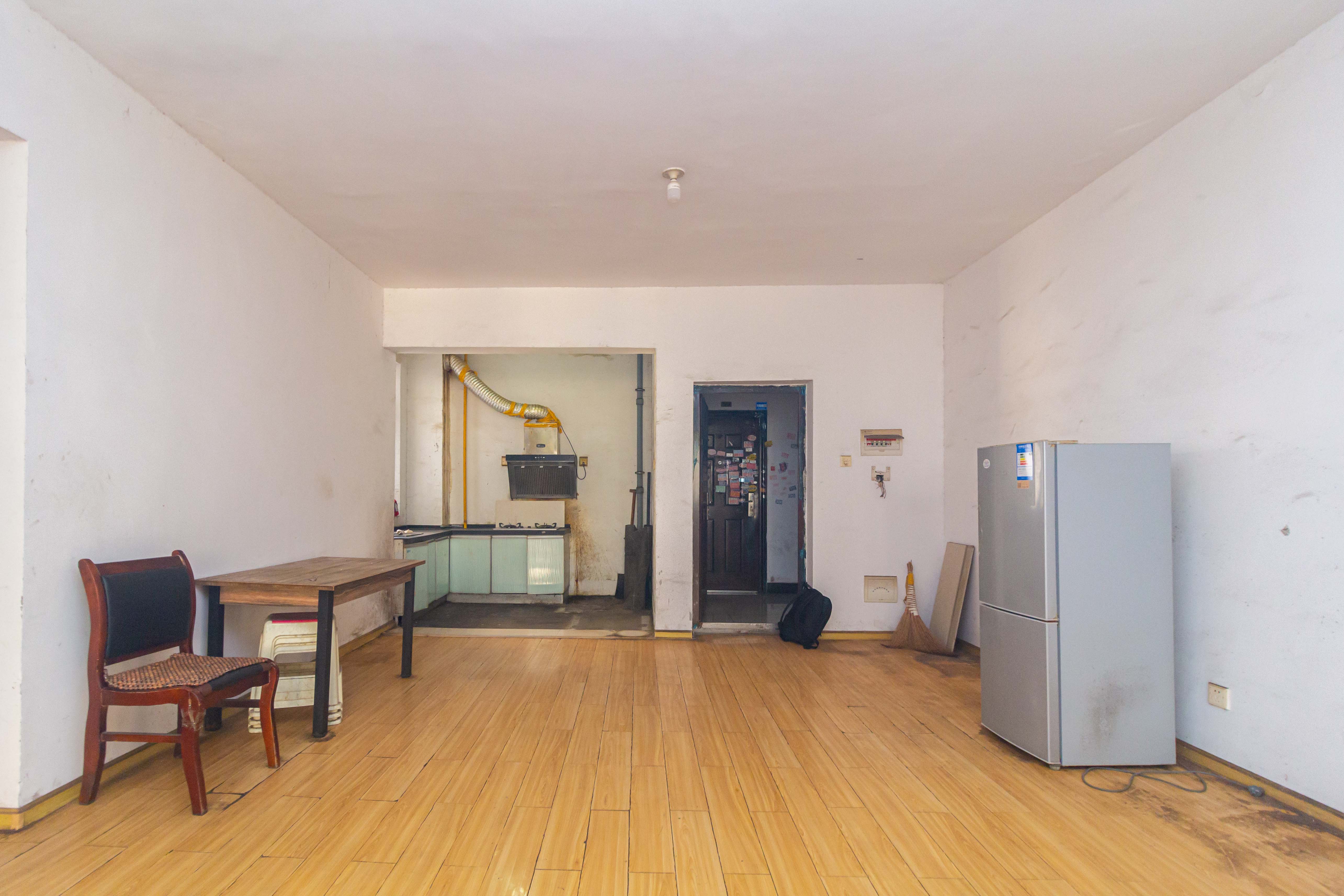 星城国际 3室2厅1卫 61.8万 星城国际 3室2厅1卫 61.8万客厅