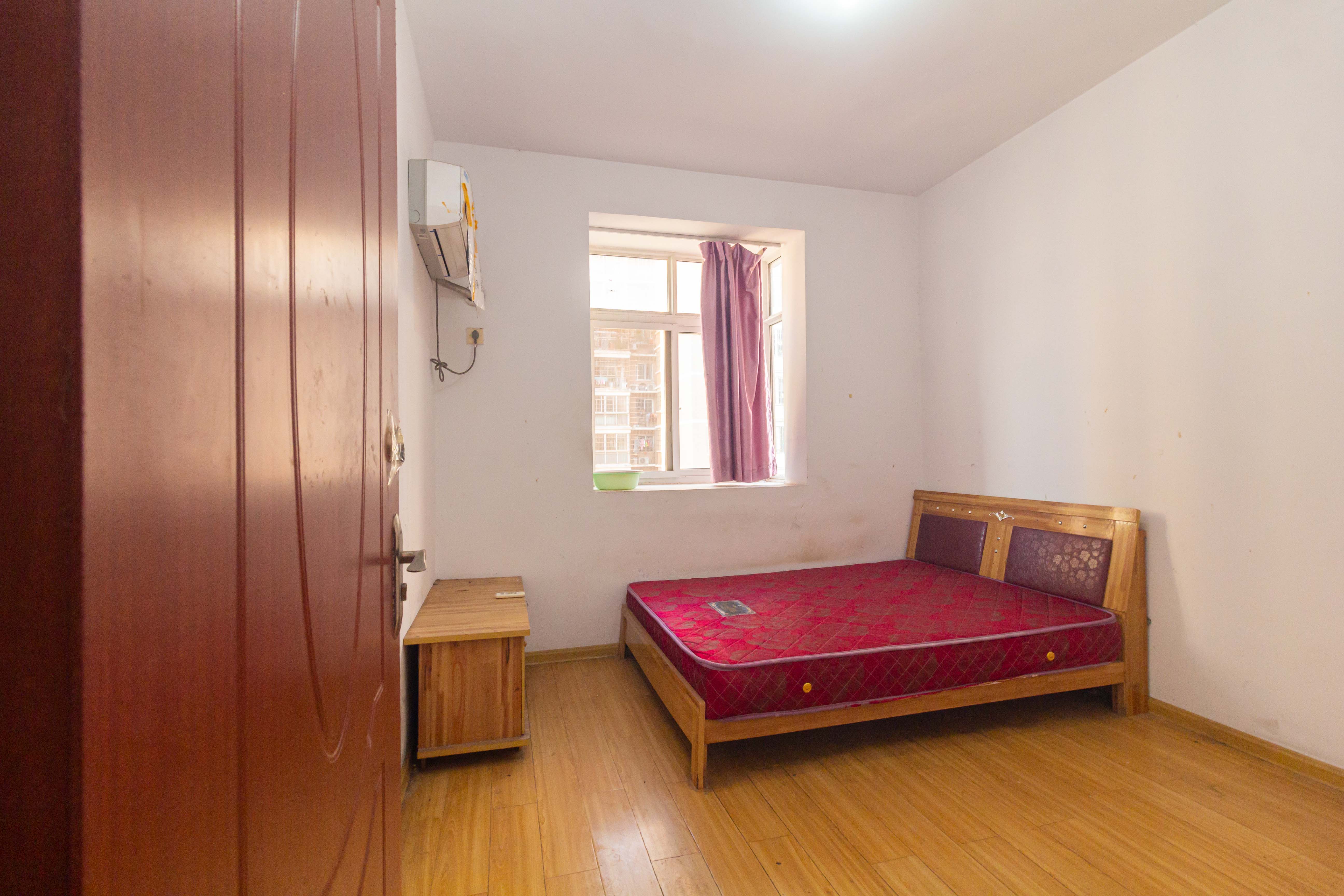 星城国际 3室2厅1卫 61.8万 星城国际 3室2厅1卫 61.8万卧室