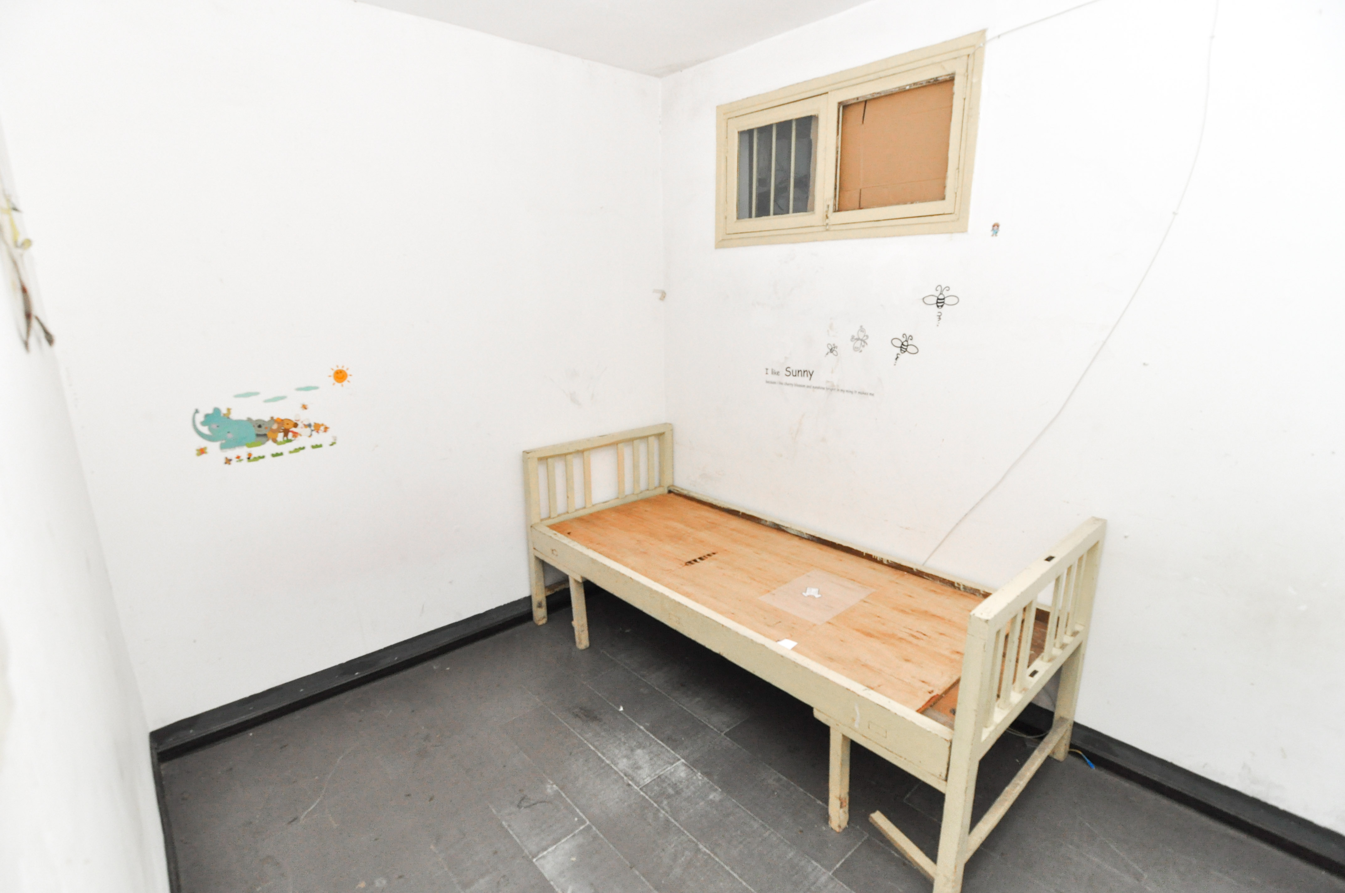 荷叶塘小区（岳麓区）  3室2厅1卫   65.00万卧室