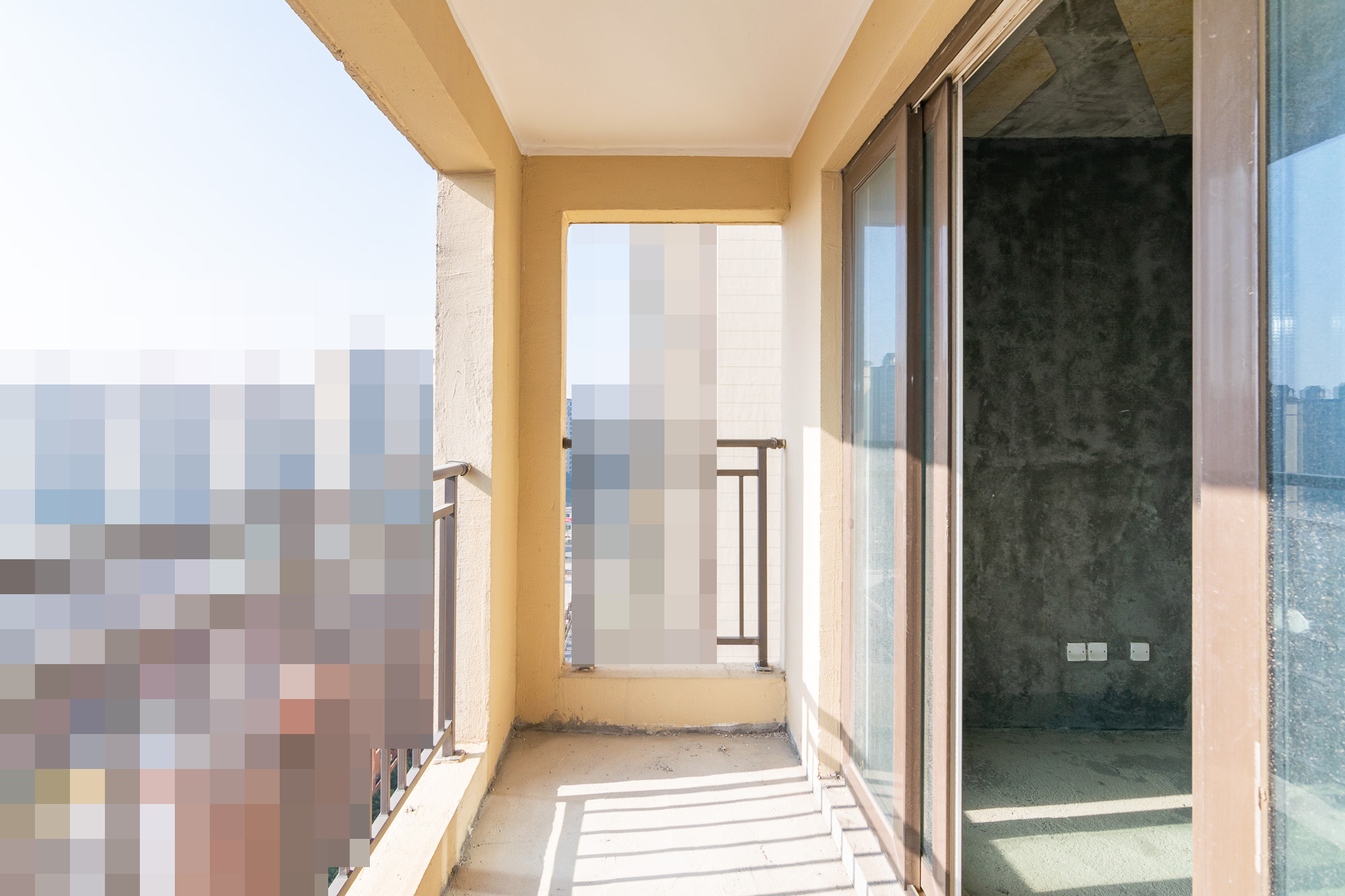 绿地香树花城 3室2厅2卫 65.0万 绿地香树花城 3室2厅2卫 65.0万阳台