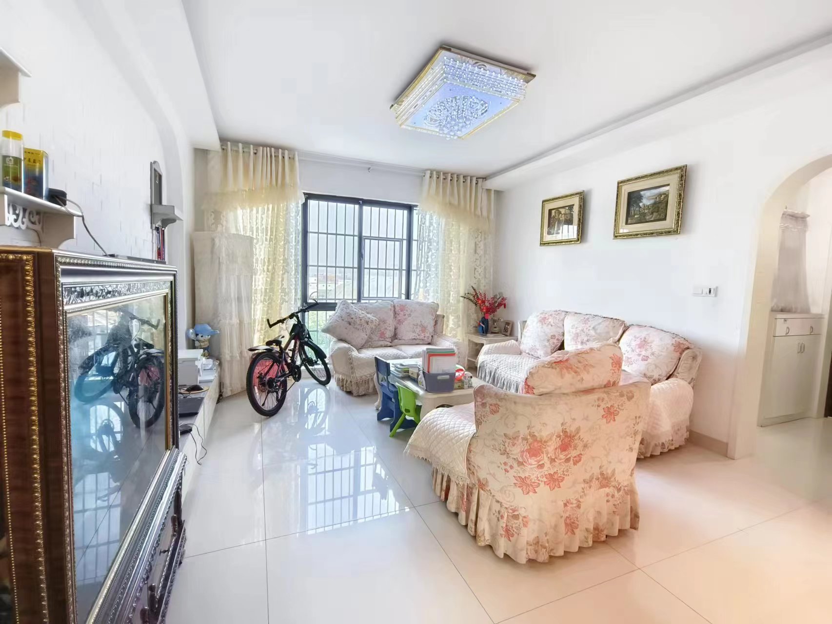 圣华名城建设北路110号 4室2厅2卫 49.0万 圣华名城建设北路110号 4室2厅2卫 49.0万室内图