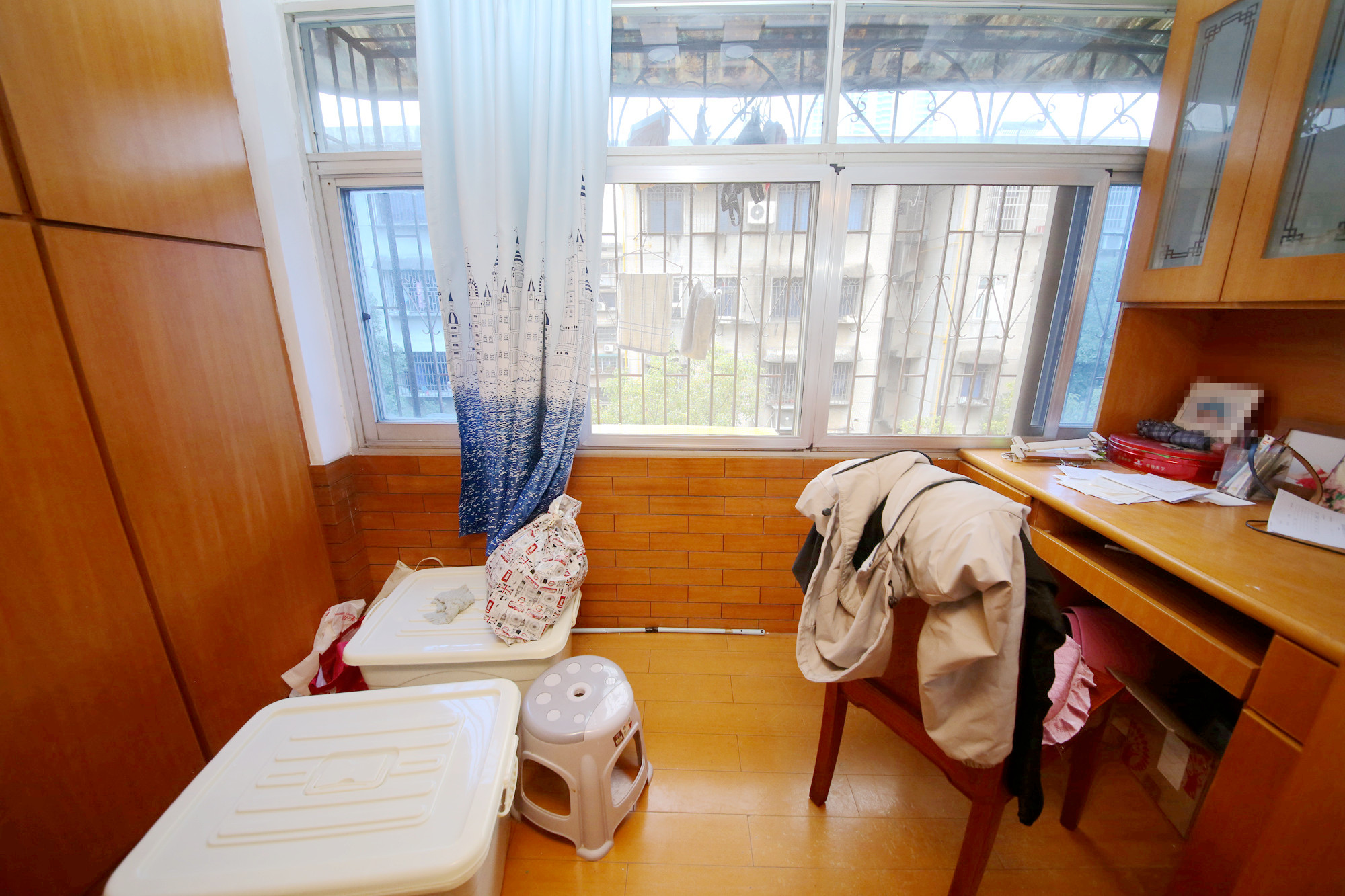 晨光花园  3室2厅2卫   76.80万阳台