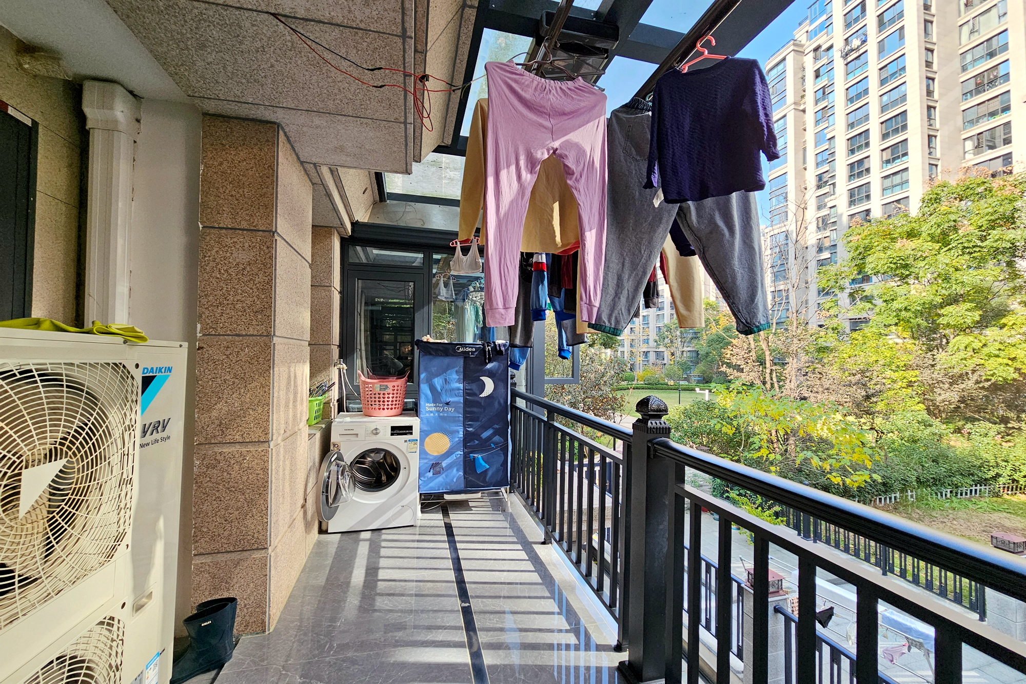 明昇壹城（明昇时代广场）一期  4室2厅3卫   472.00万阳台