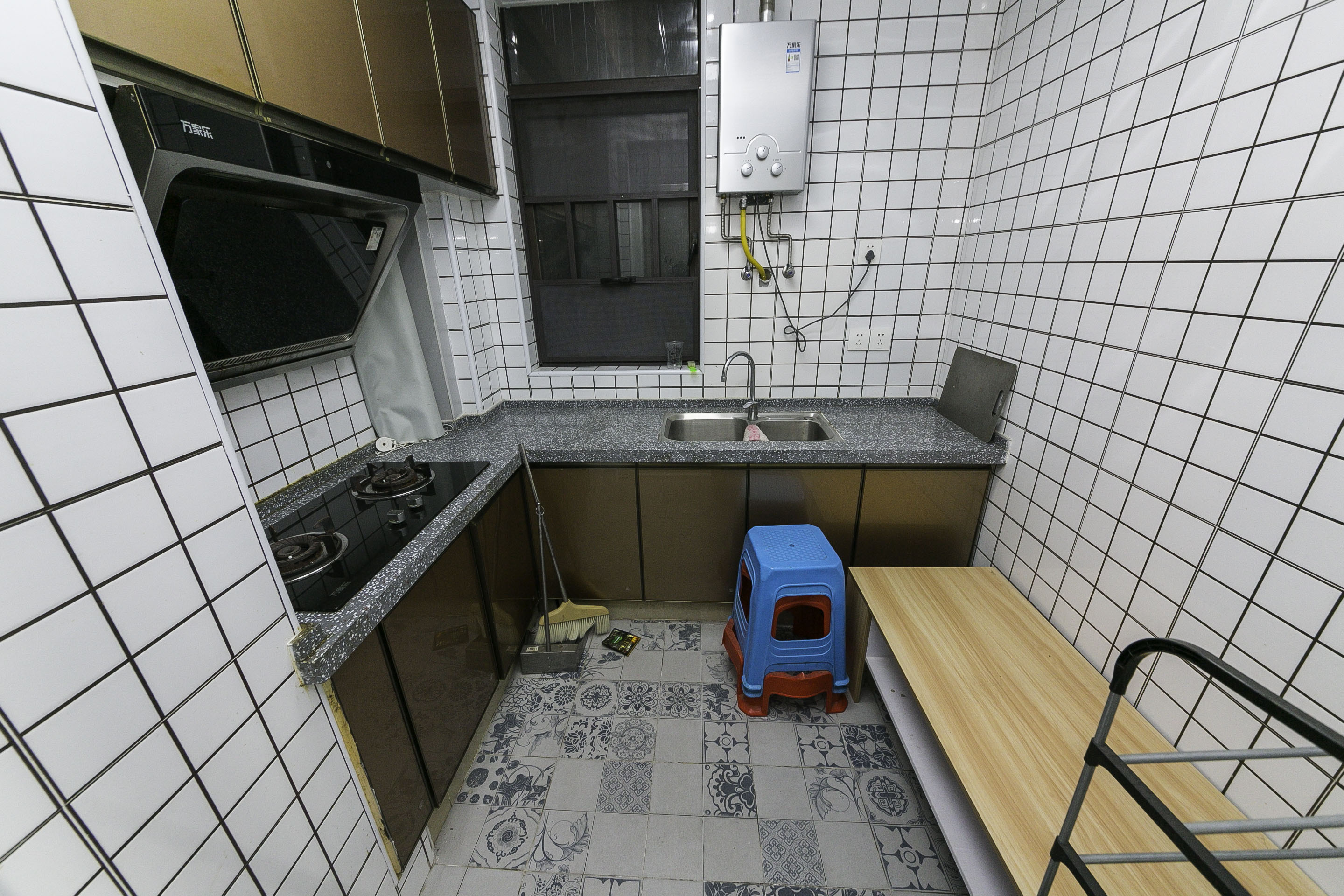 中建信和城  2室2厅1卫   95.00万厨房
