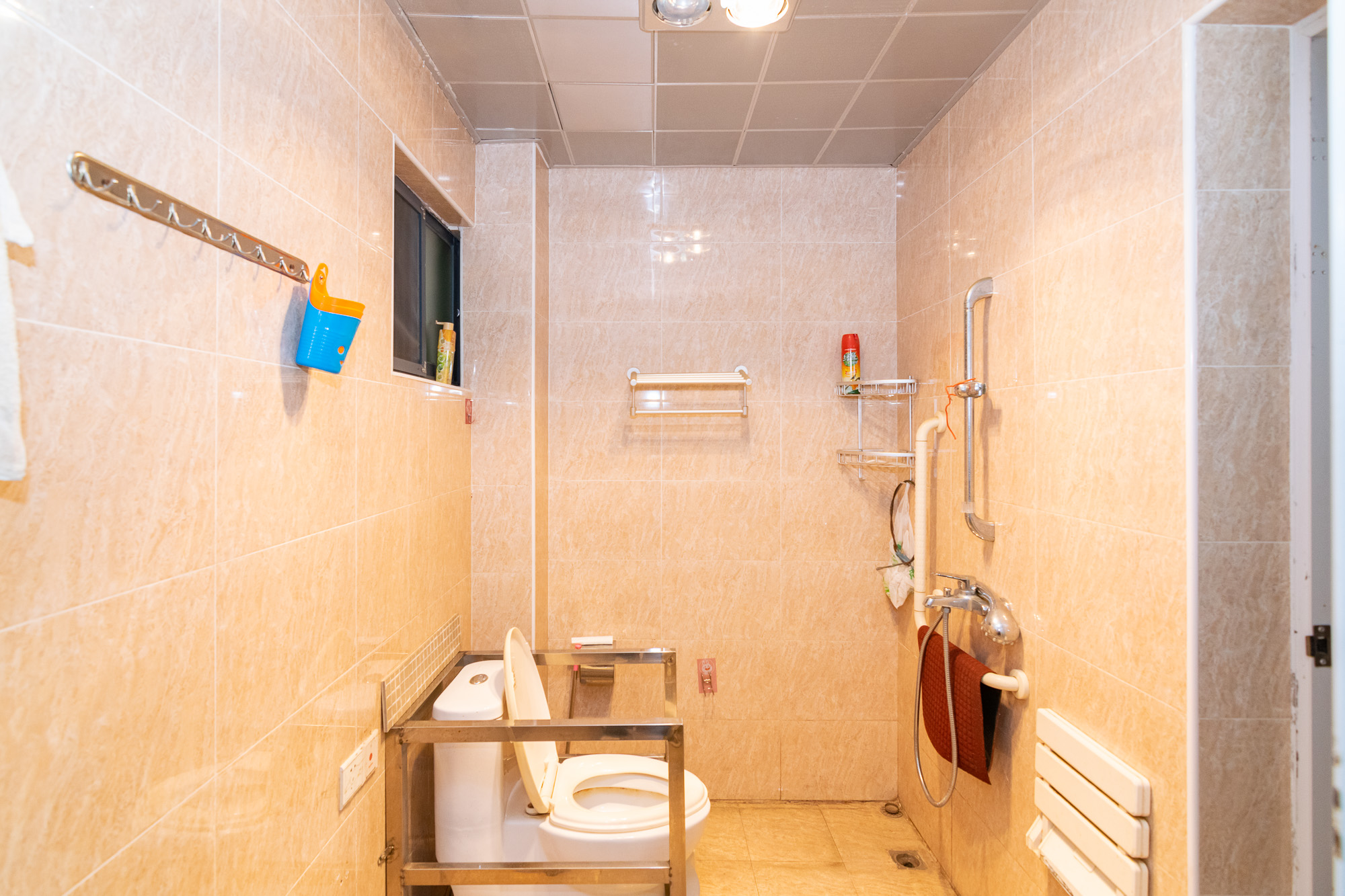 康乃馨老年生活示范城  2室1厅1卫    50.0万 康乃馨老年生活示范城  2室1厅1卫    50.0万卫生间