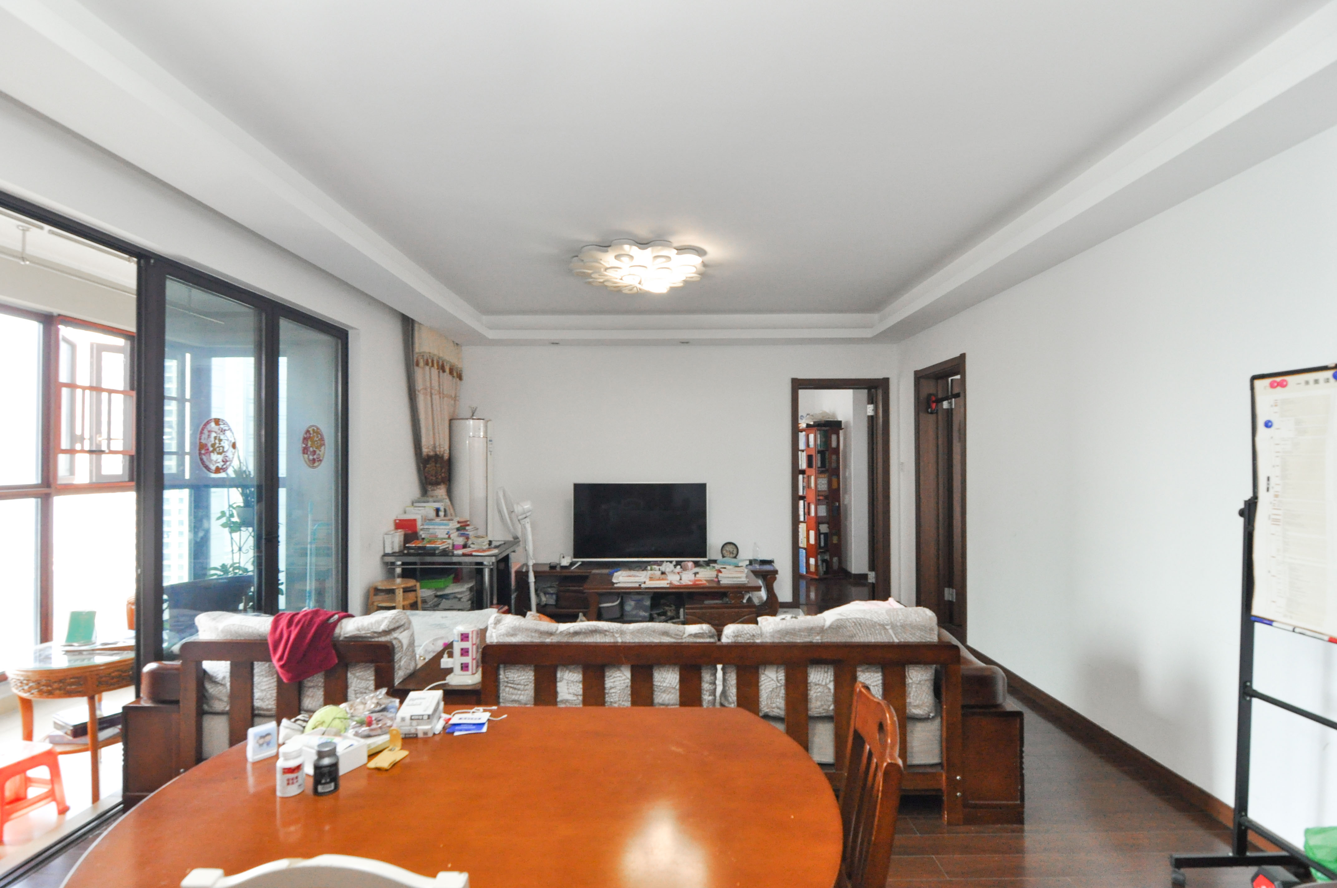 万科里梅溪郡  3室2厅2卫    272.8万 万科里梅溪郡  3室2厅2卫    272.8万客厅