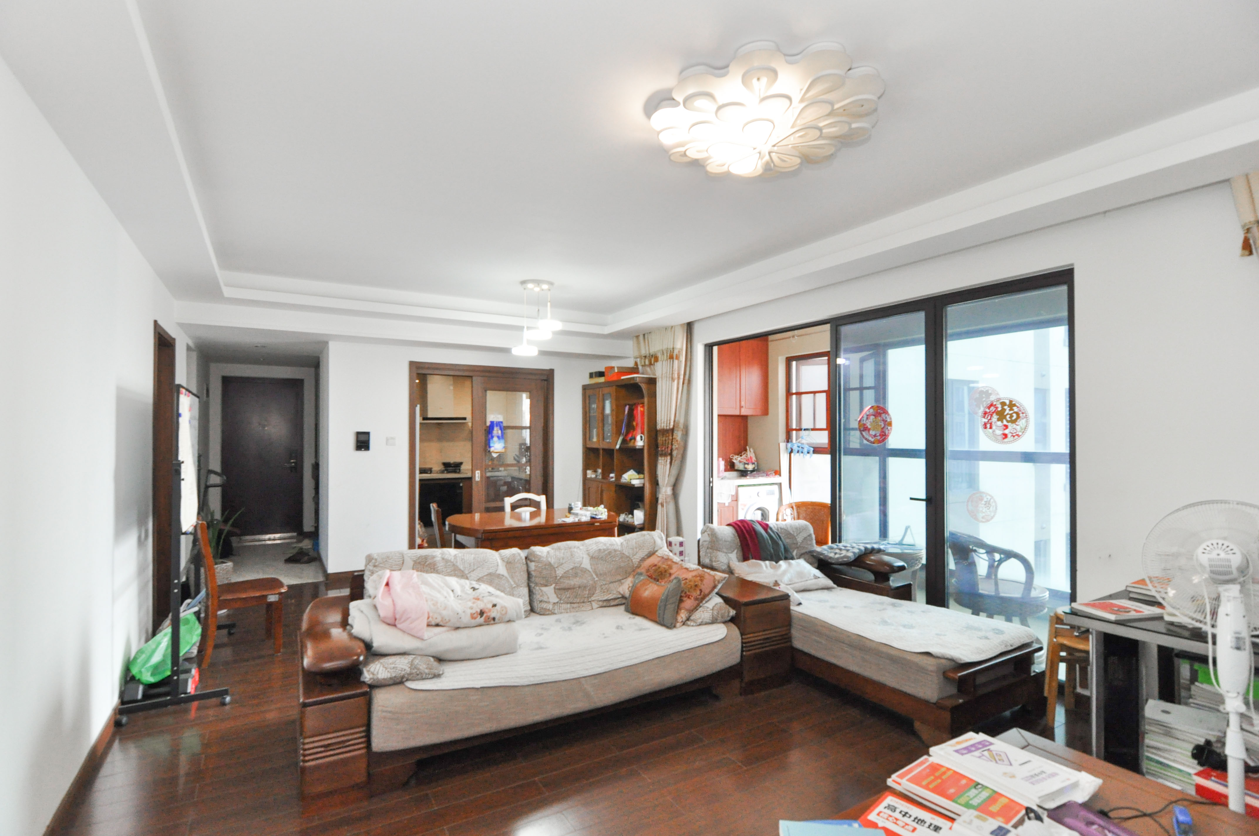 万科里梅溪郡  3室2厅2卫    272.8万 万科里梅溪郡  3室2厅2卫    272.8万客厅