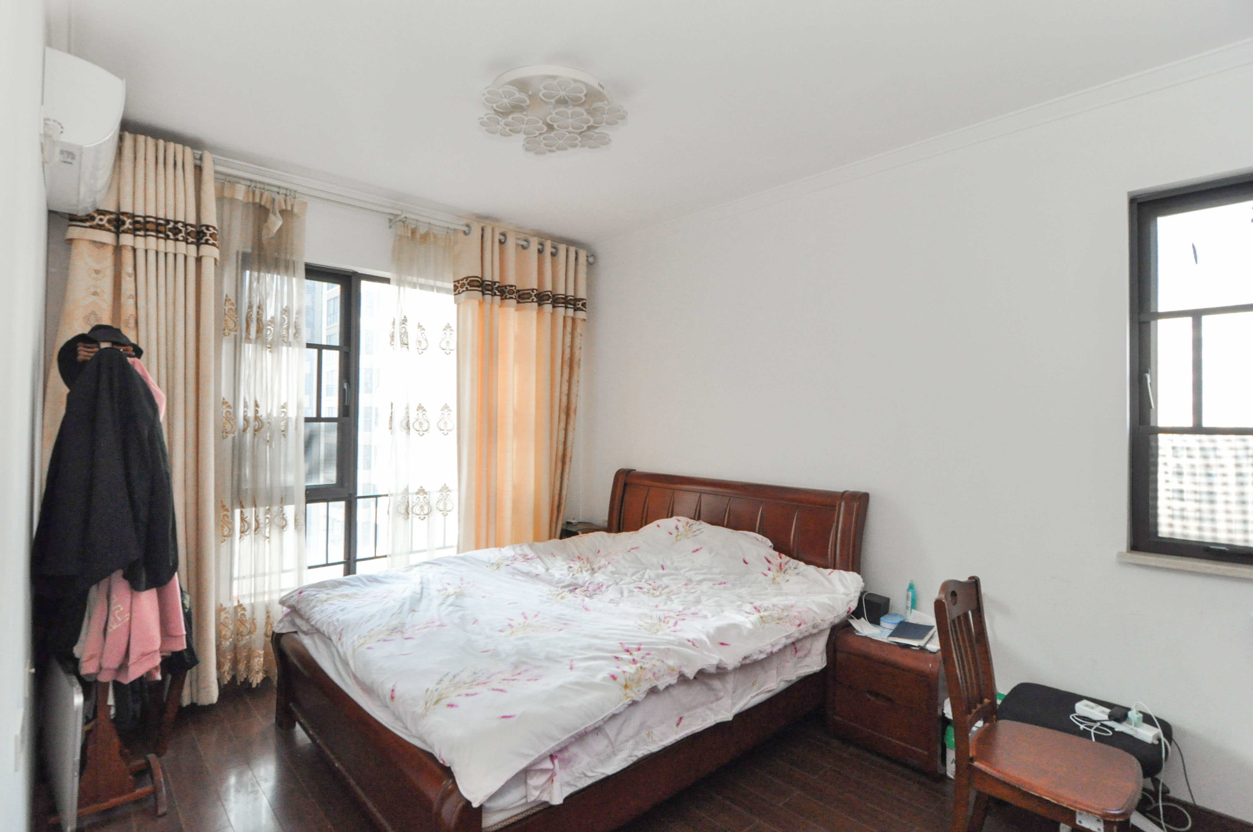 万科里梅溪郡  3室2厅2卫    272.8万 万科里梅溪郡  3室2厅2卫    272.8万卧室