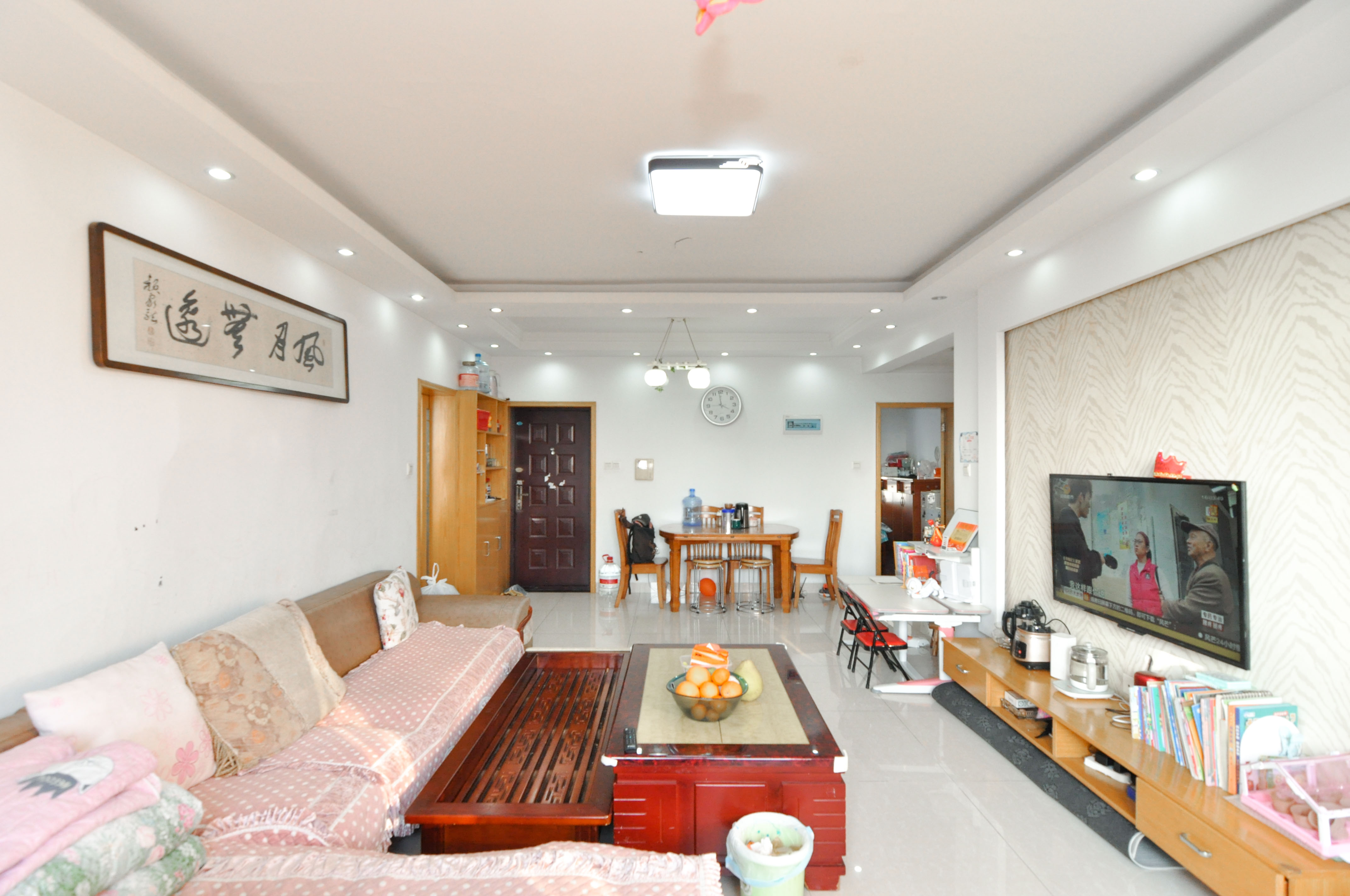 海林馨香雅苑  2室2厅1卫    86.0万 海林馨香雅苑  2室2厅1卫    86.0万客厅