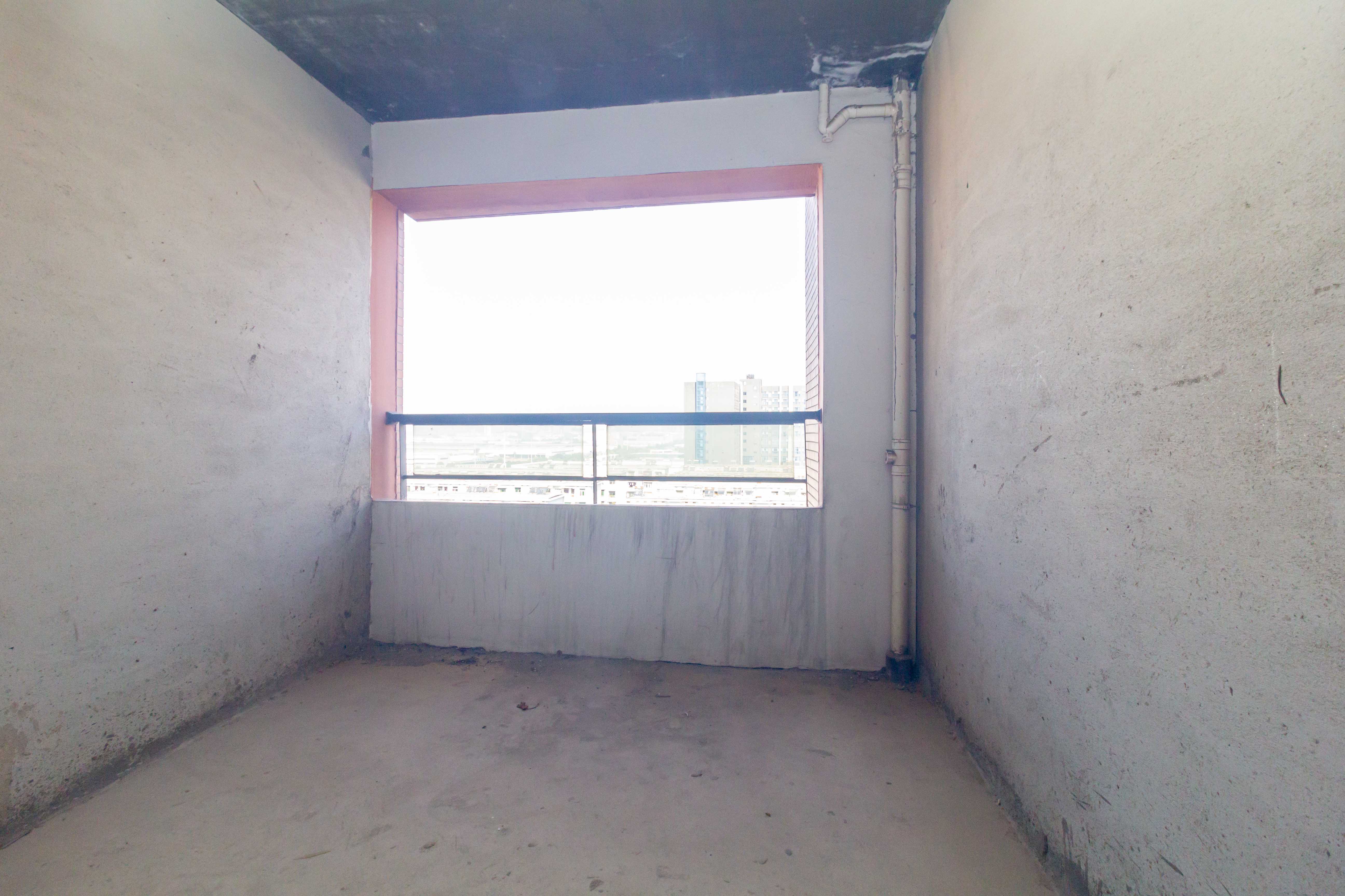 辉宏橄榄城  4室2厅2卫    85.0万 辉宏橄榄城  4室2厅2卫    85.0万卧室