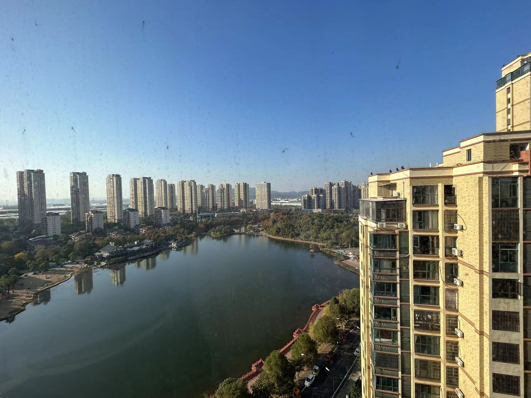 湖景名城 4室2厅2卫 100.0万 湖景名城 4室2厅2卫 100.0万室内图