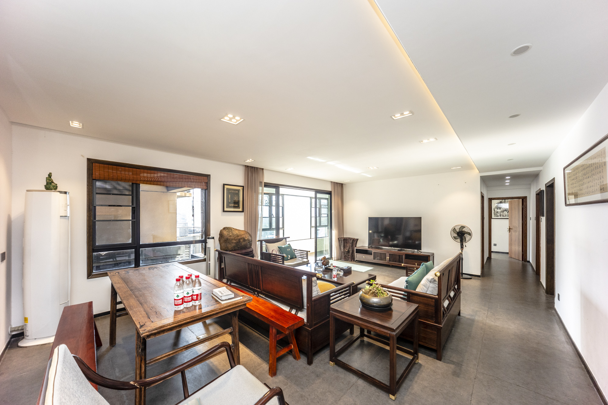 荣悦台  4室2厅2卫    270.0万客厅