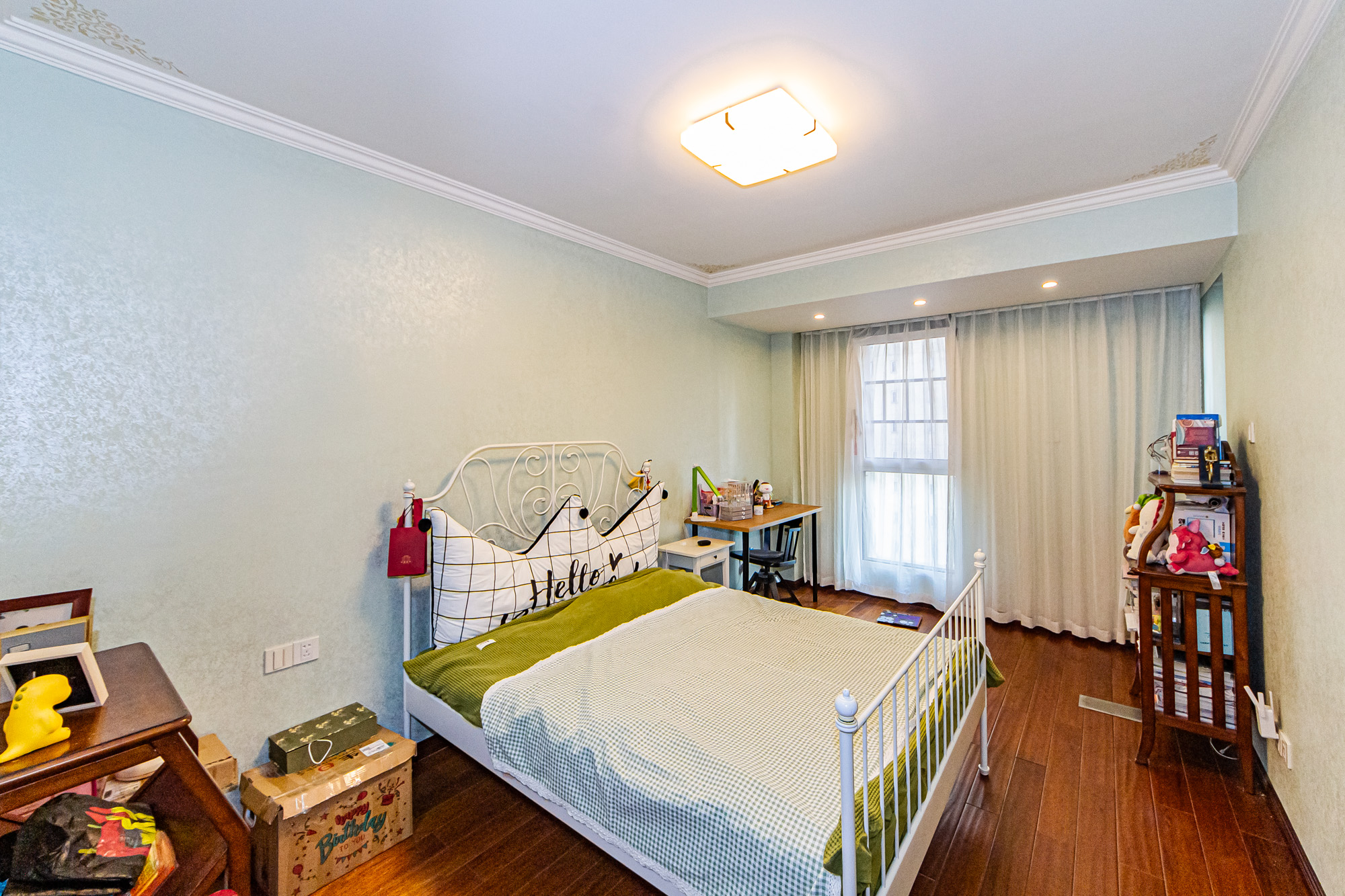 万国城(当代满庭春MOMA)三期 3室2厅2卫 188.0万 万国城(当代满庭春MOMA)三期 3室2厅2卫 188.0万卧室