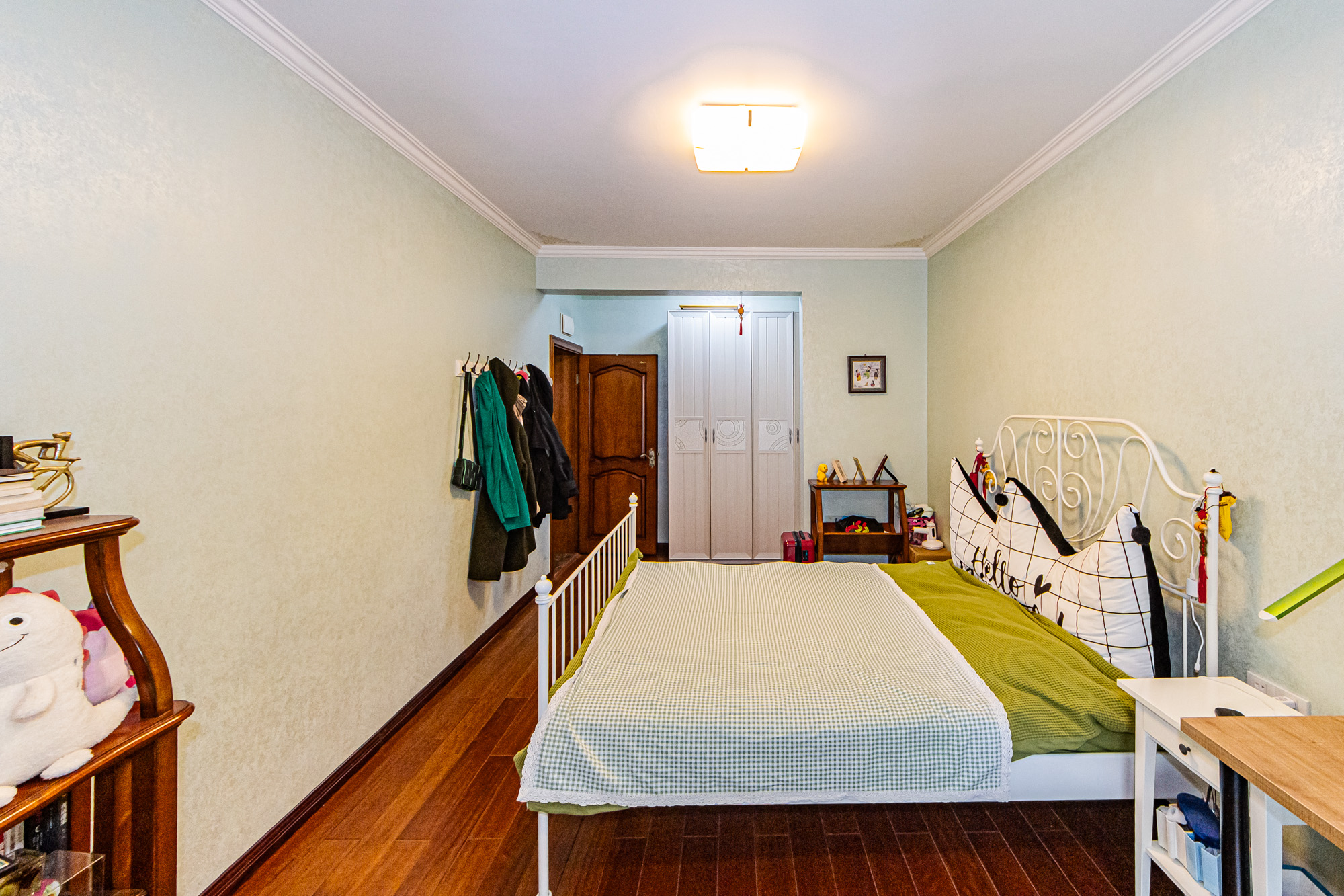 万国城(当代满庭春MOMA)三期 3室2厅2卫 188.0万 万国城(当代满庭春MOMA)三期 3室2厅2卫 188.0万卧室