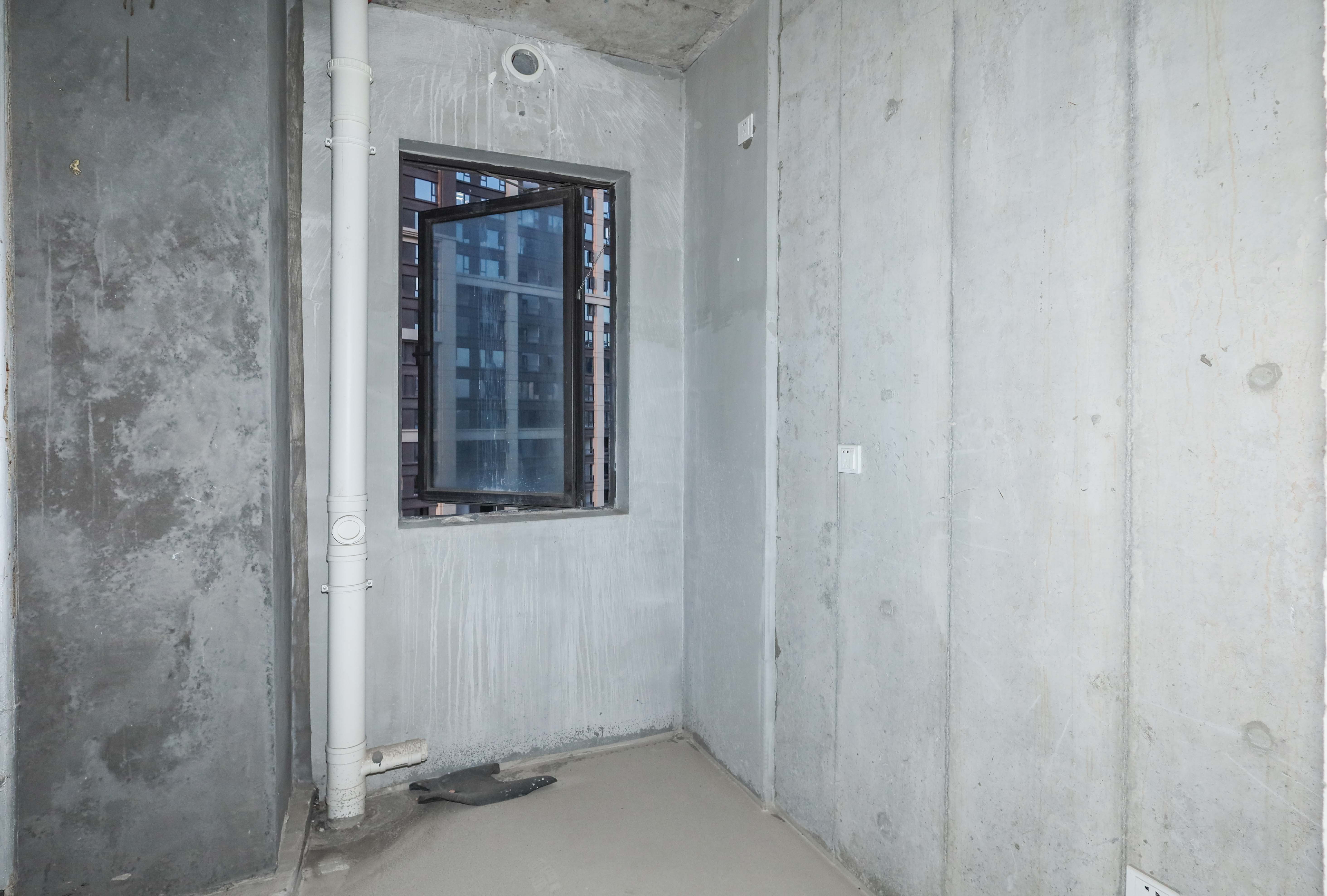 建发央著  4室2厅2卫   215.00万厨房