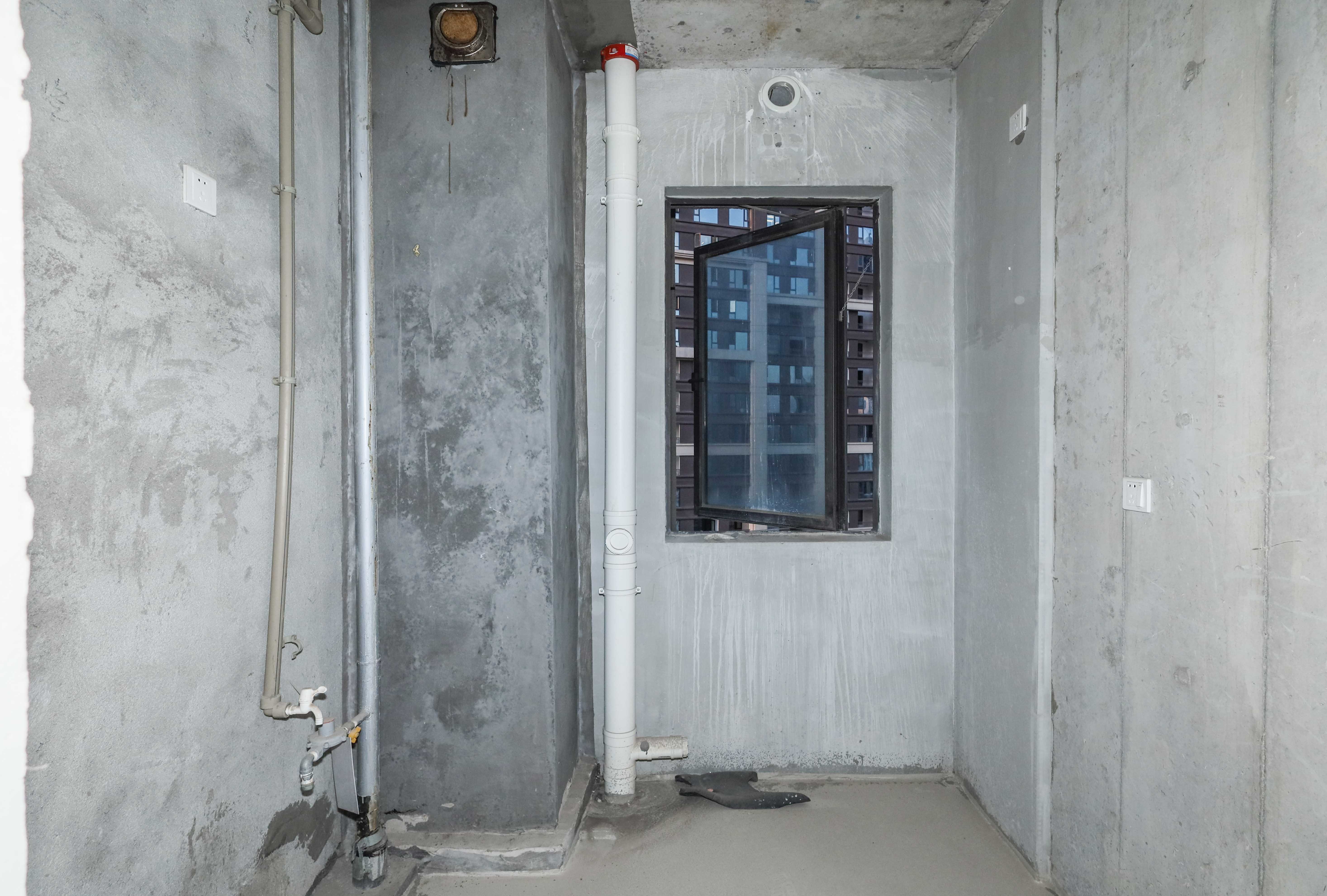 建发央著  4室2厅2卫   215.00万厨房