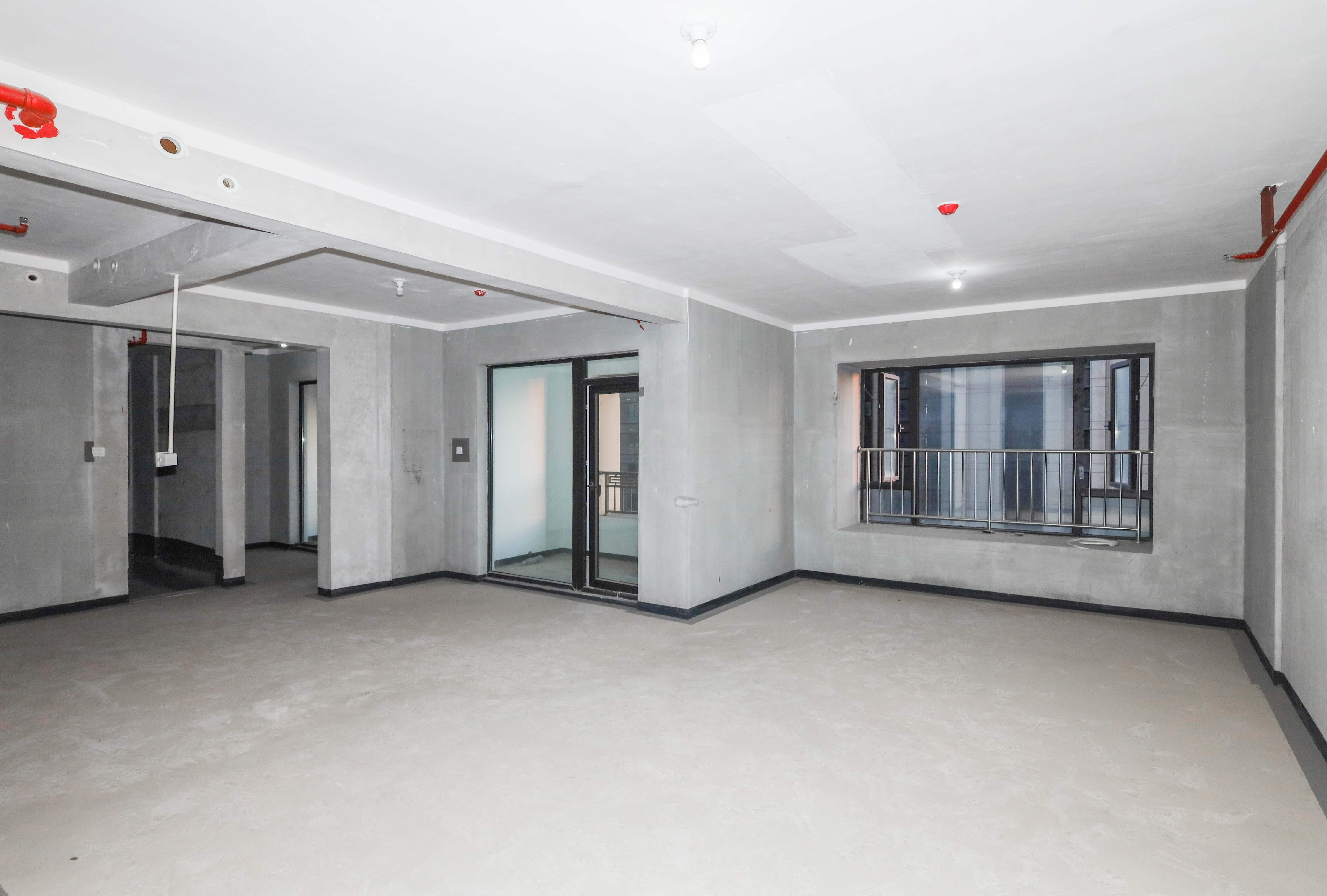 建发央著  4室2厅2卫   215.00万客厅