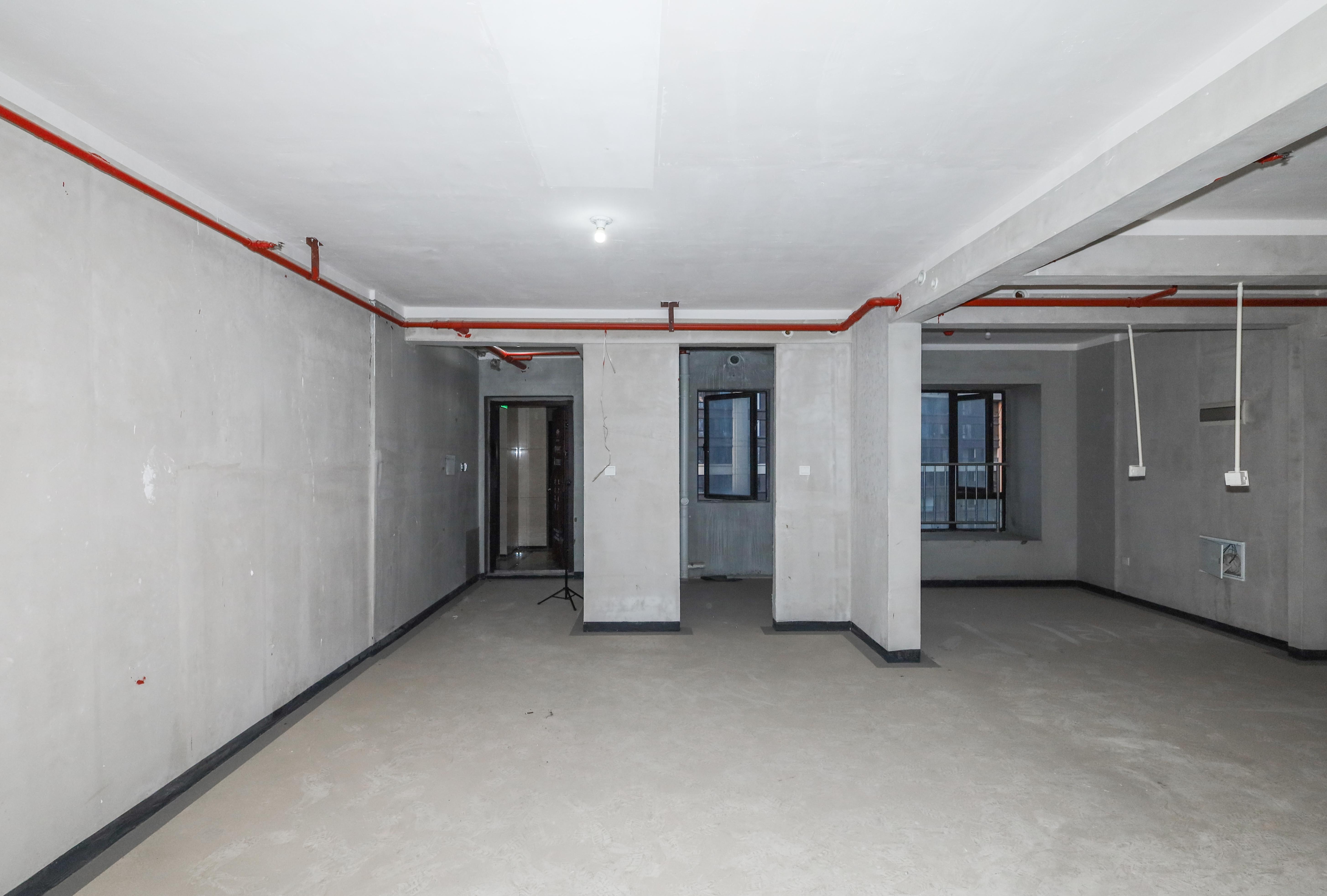 建发央著  4室2厅2卫   215.00万客厅